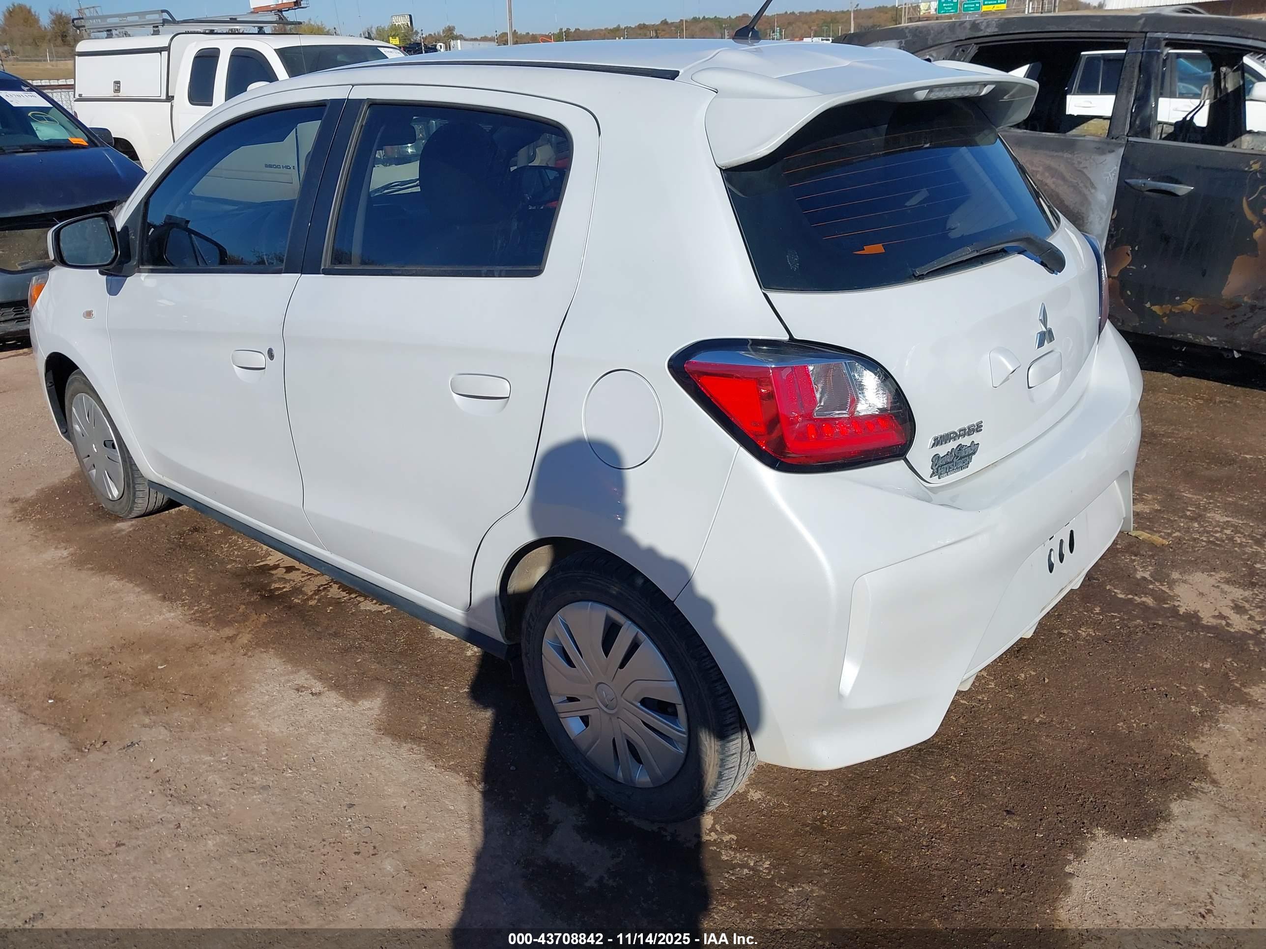MITSUBISHI MIRAGE image 3