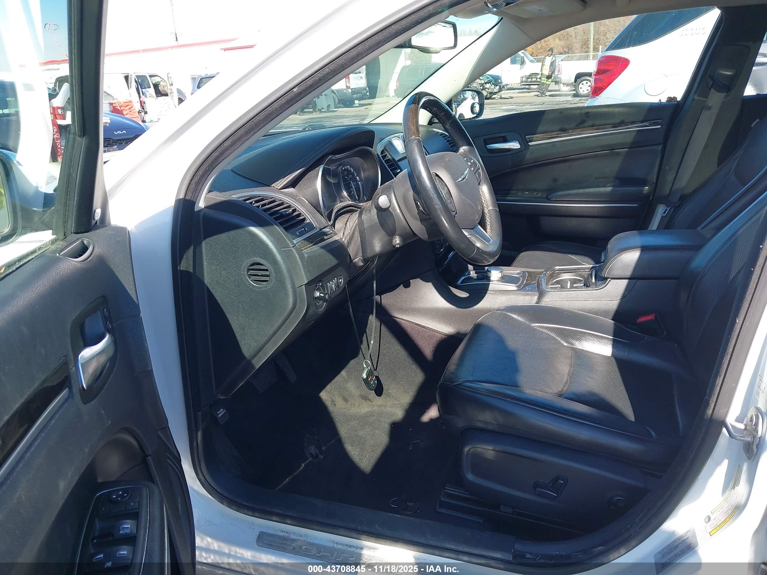 CHRYSLER 300C image 5
