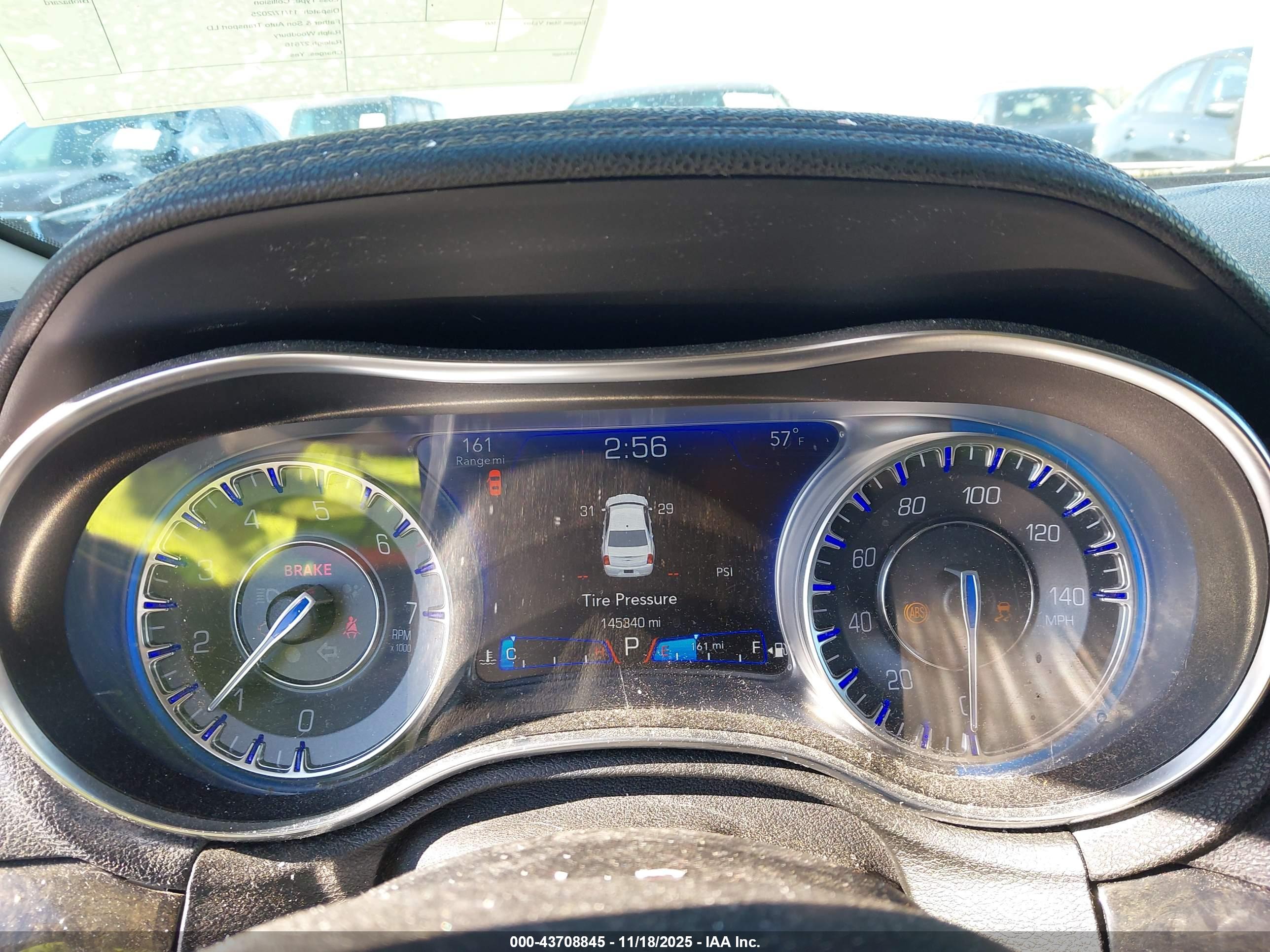 CHRYSLER 300C image 7