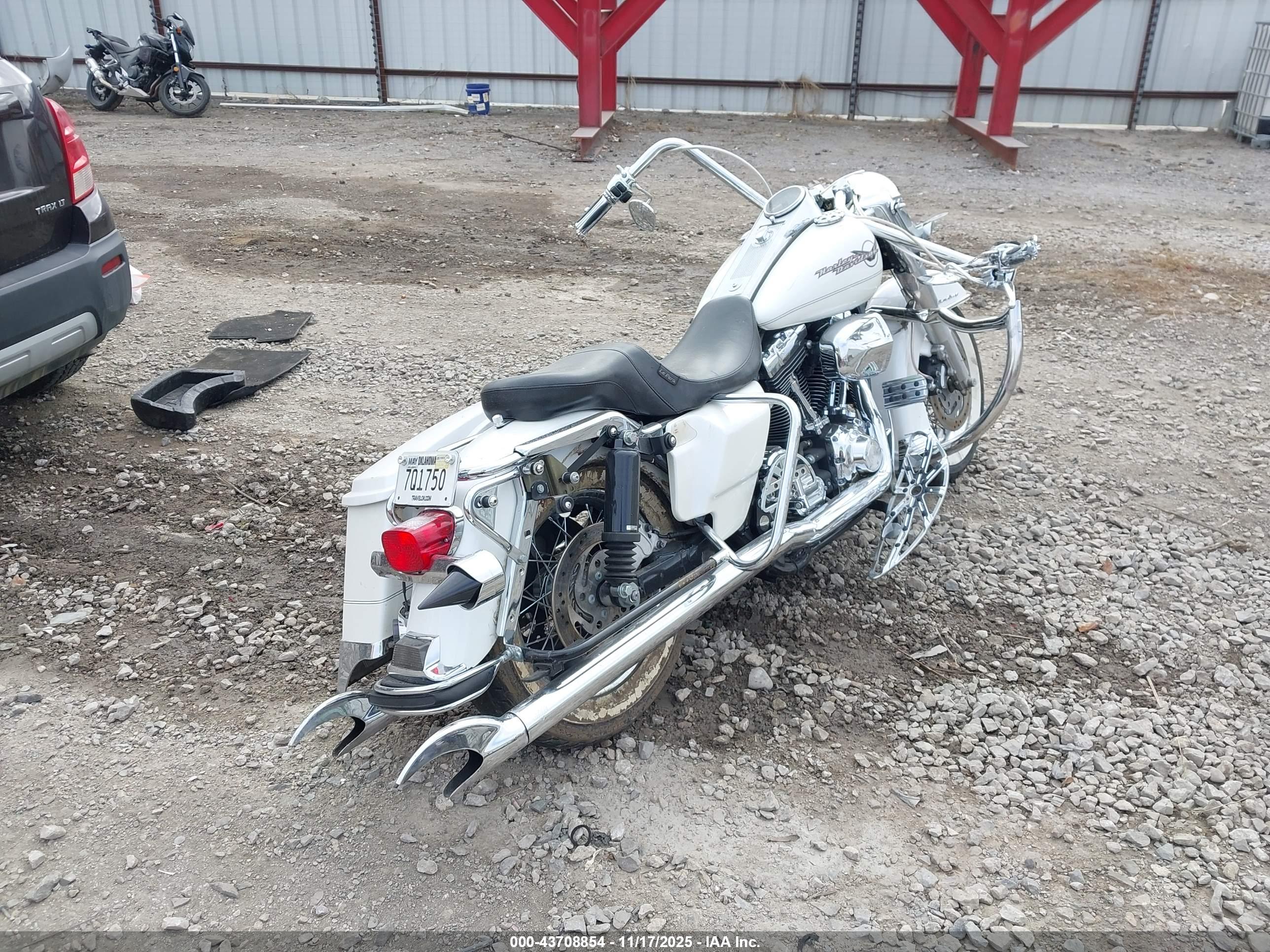 HARLEY-DAVIDSON FLHRI image 4