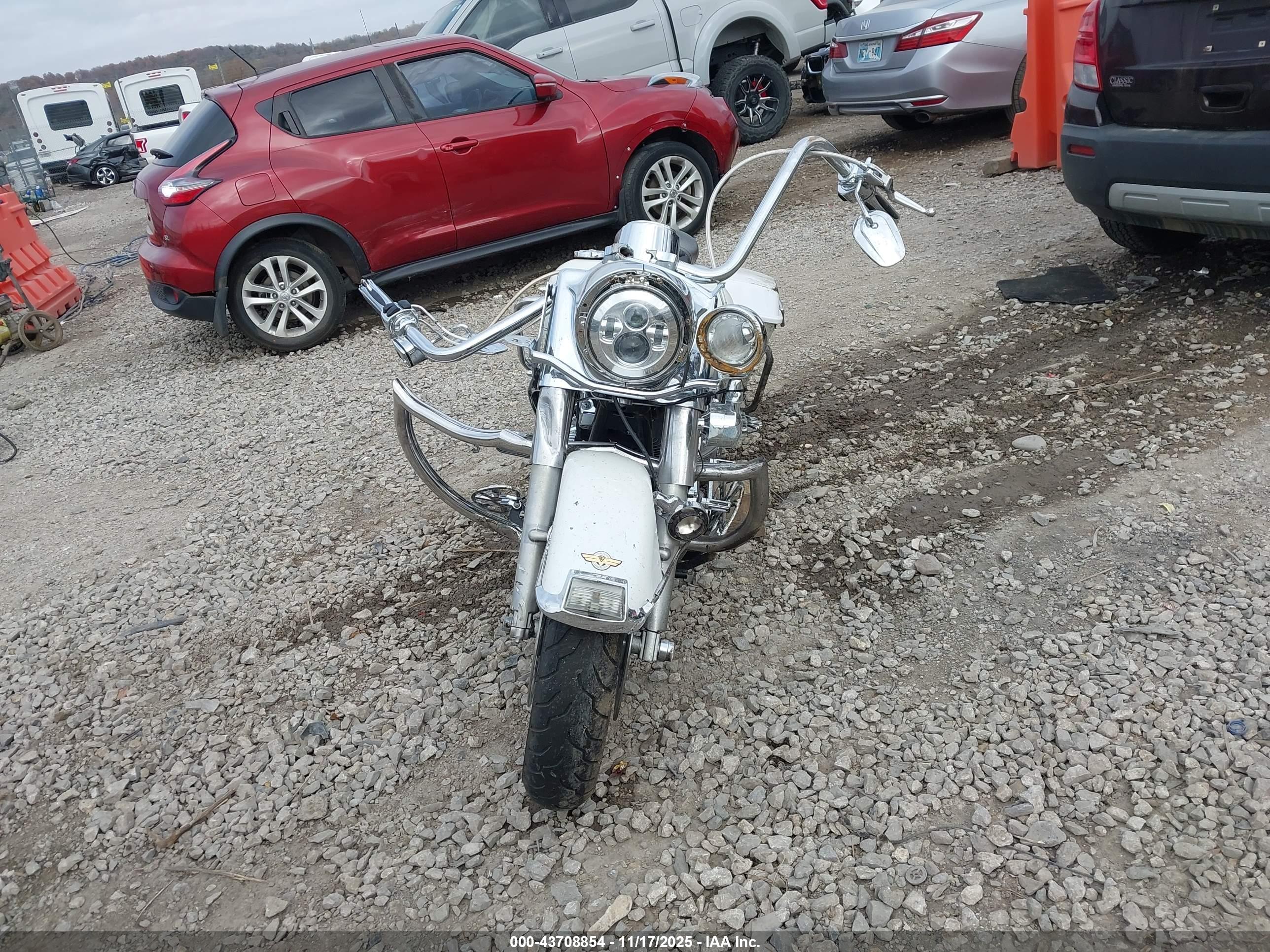 HARLEY-DAVIDSON FLHRI image 5