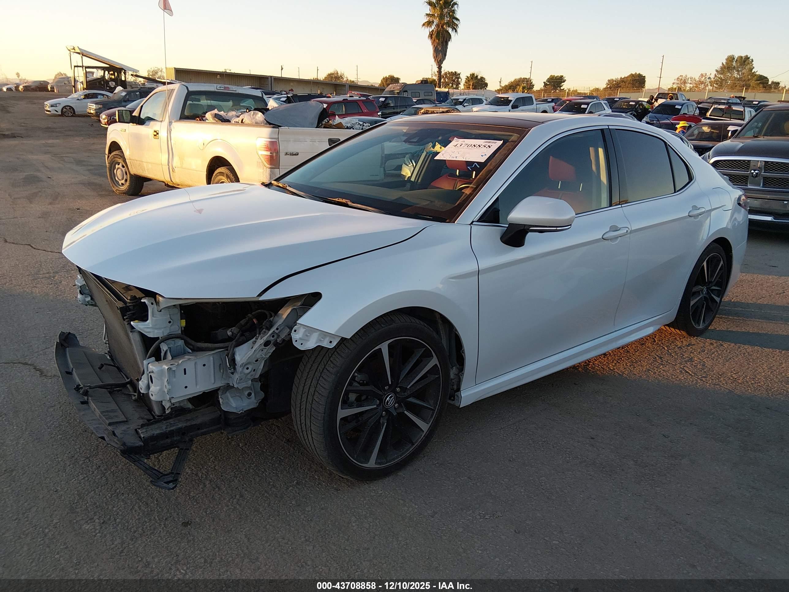 TOYOTA CAMRY image 2