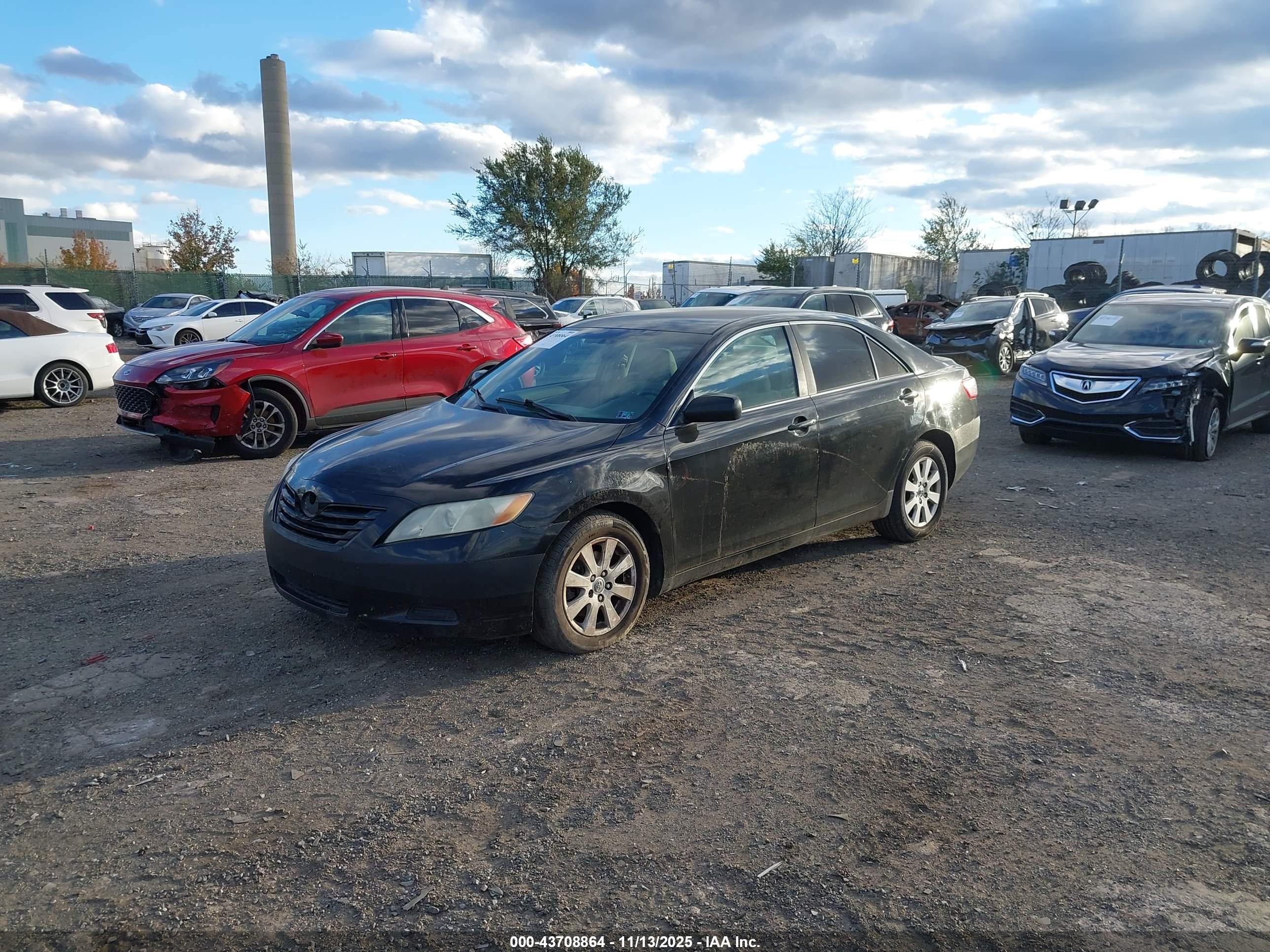TOYOTA CAMRY image 2