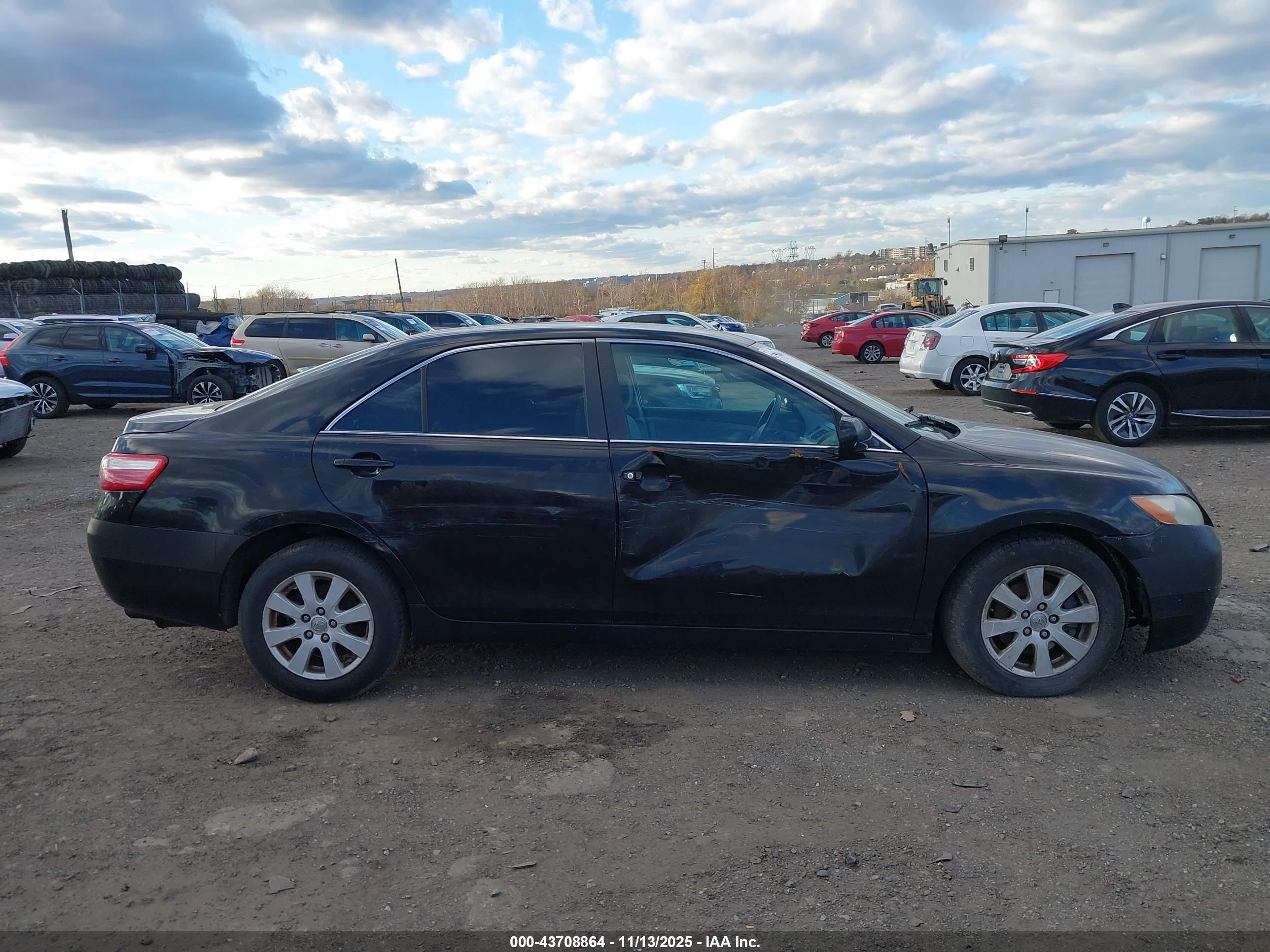 TOYOTA CAMRY image 6