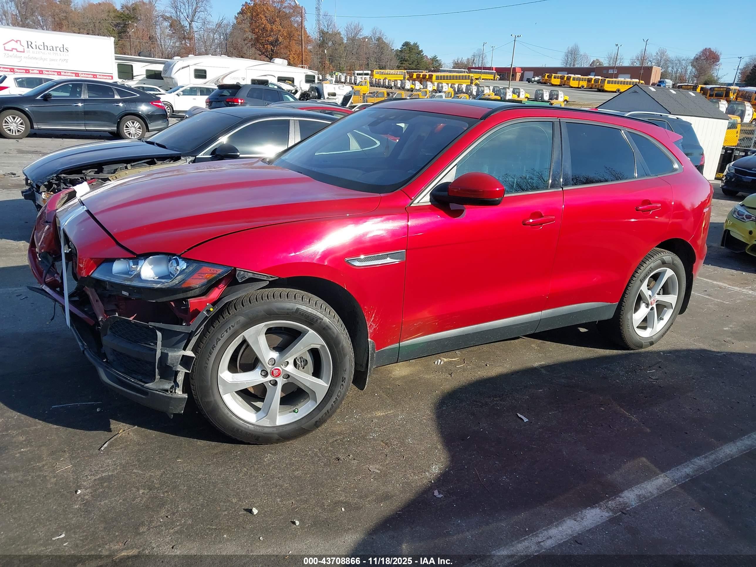JAGUAR F-PACE image 2