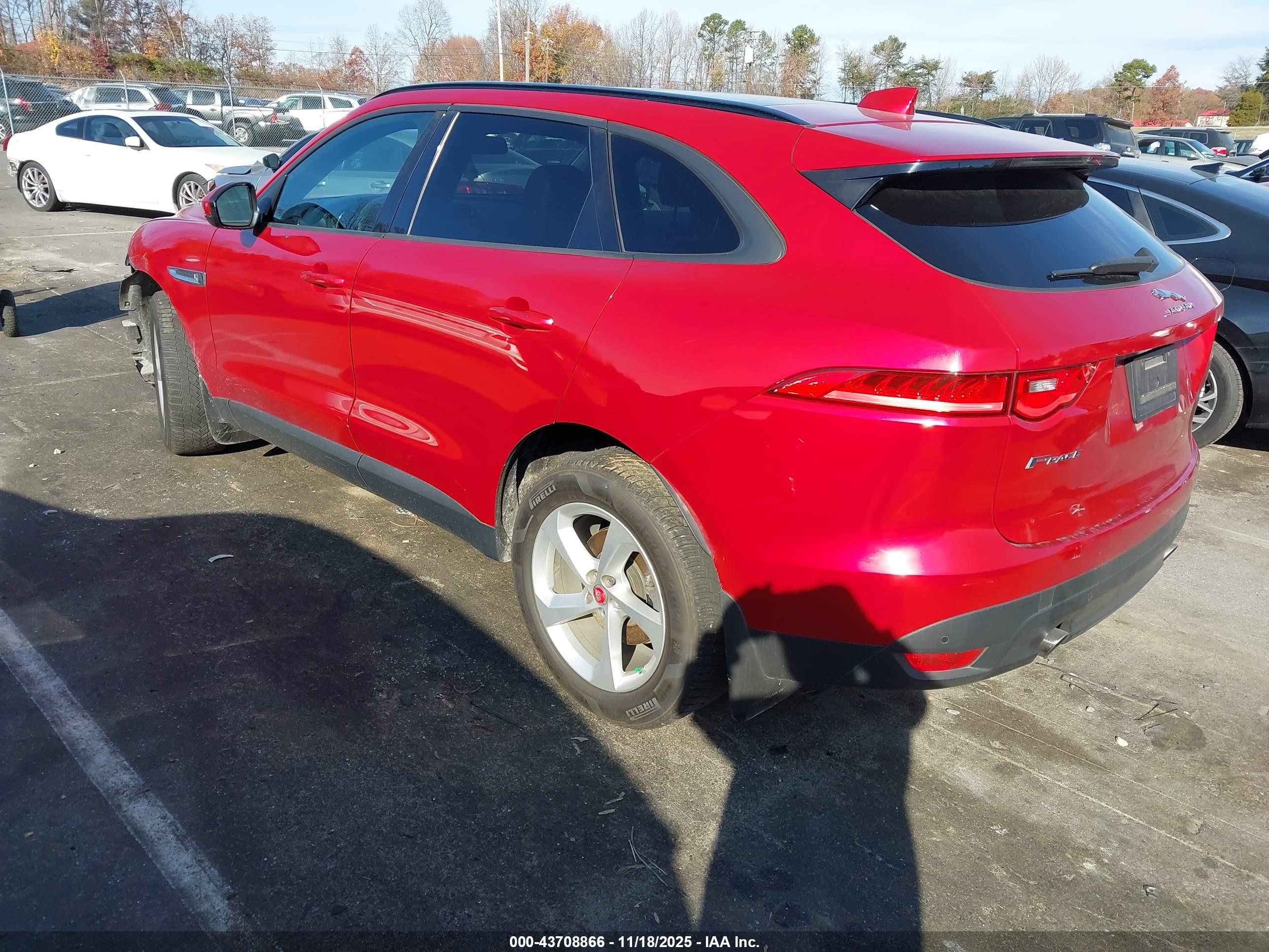 JAGUAR F-PACE image 3