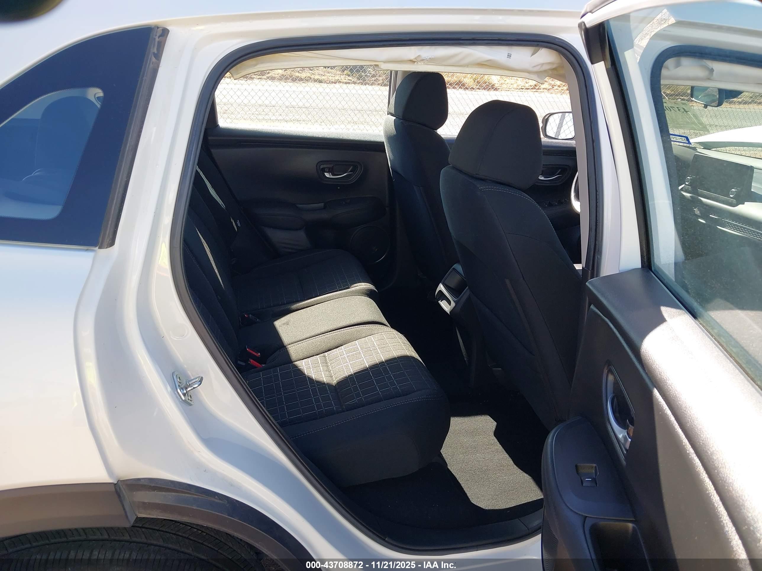 HONDA HR-V image 8