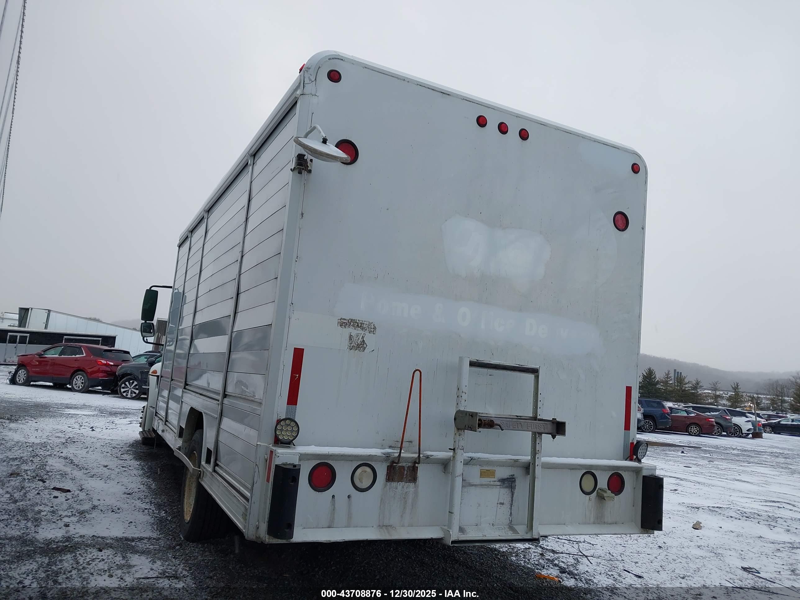 INTERNATIONAL 4000 image 3