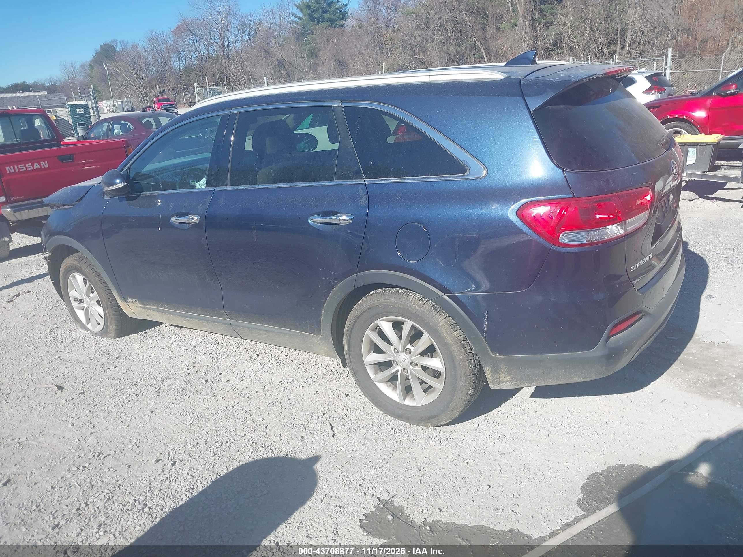 KIA SORENTO image 3