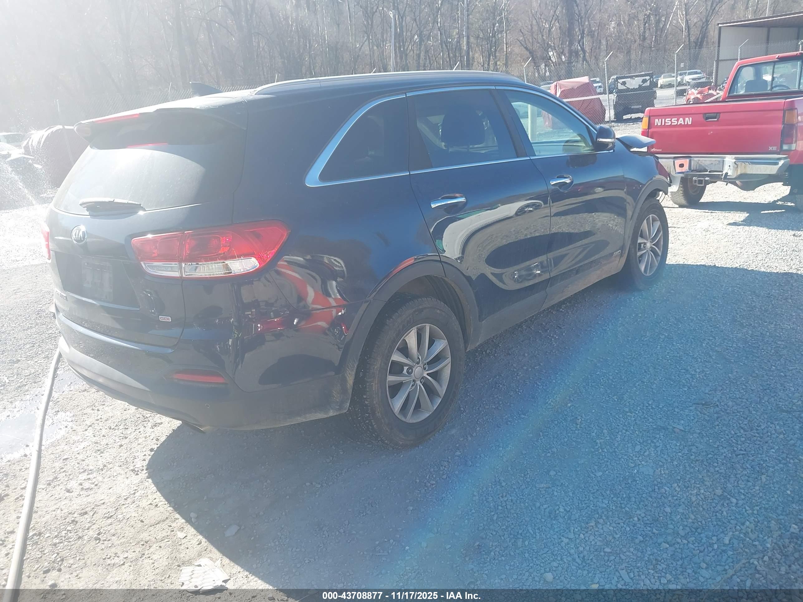 KIA SORENTO image 4