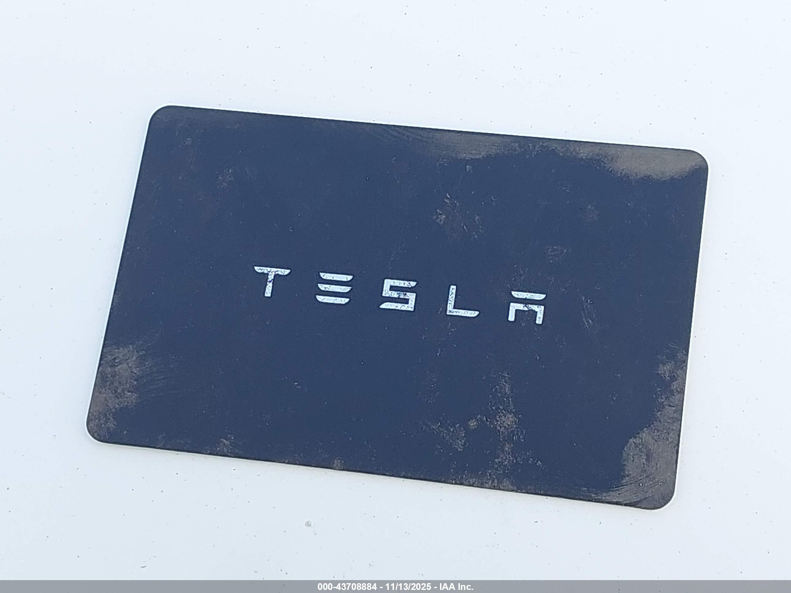 TESLA MODEL image 11