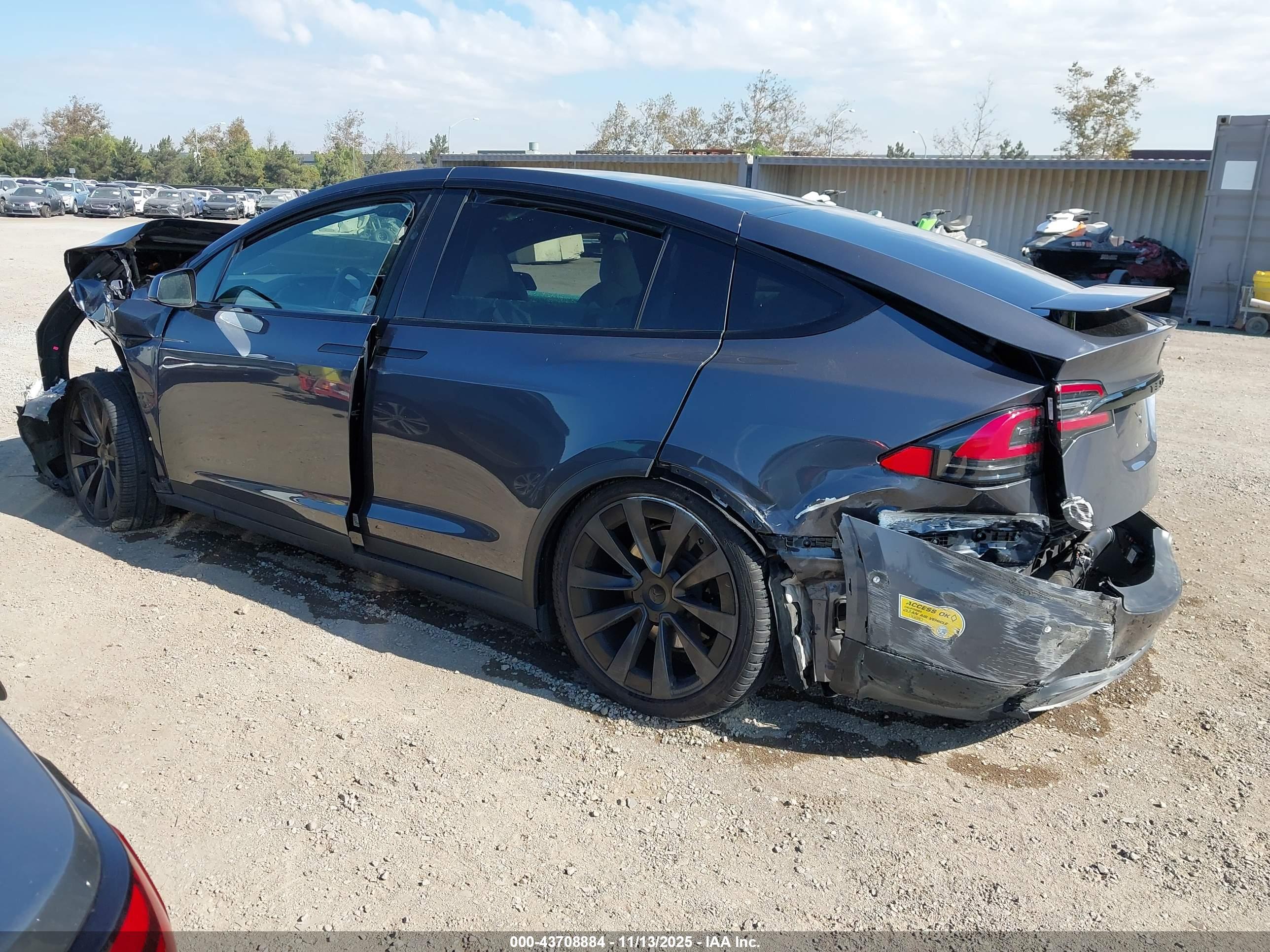 TESLA MODEL image 3