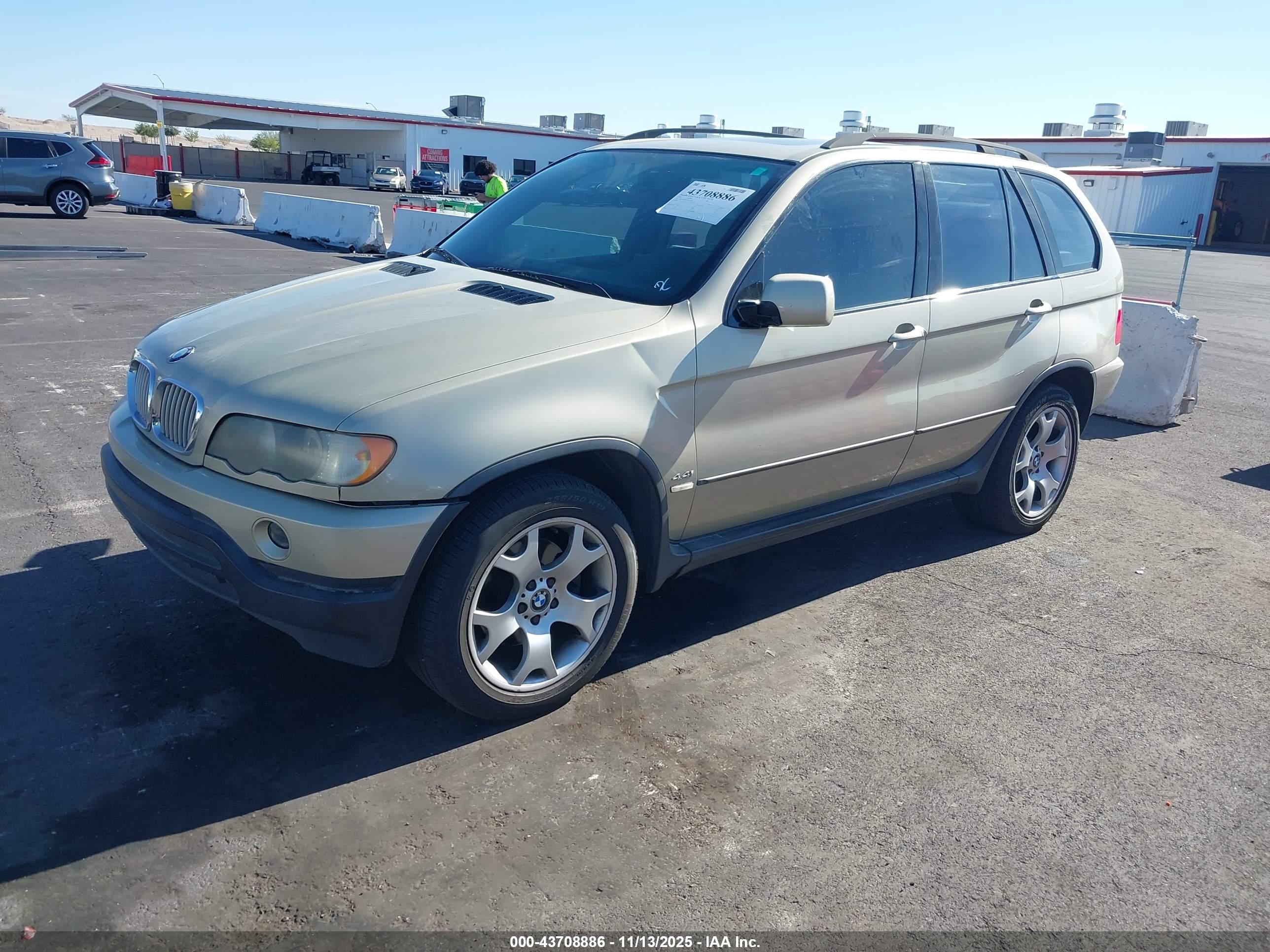 BMW X5 image 2