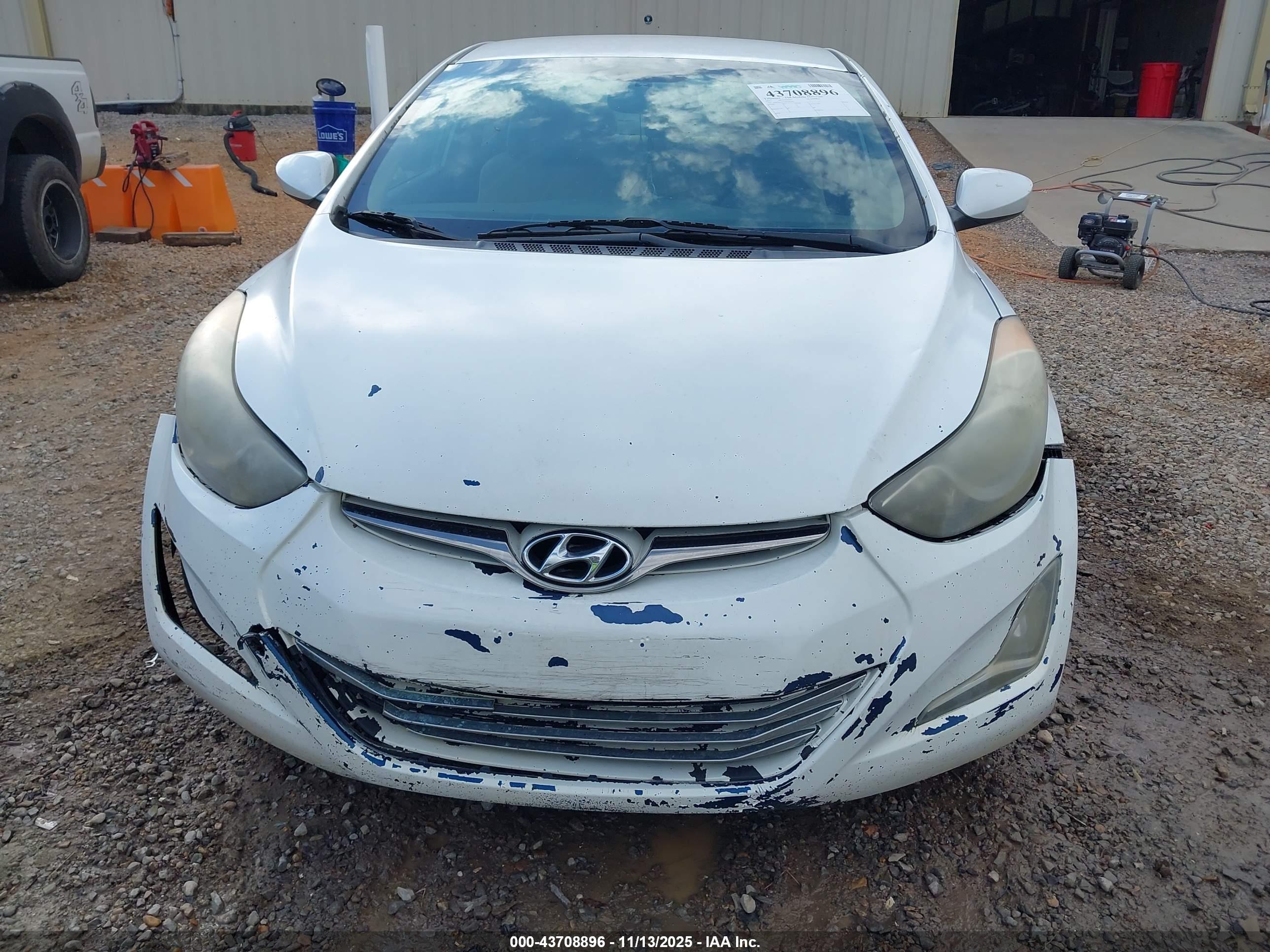 HYUNDAI ELANTRA image 6