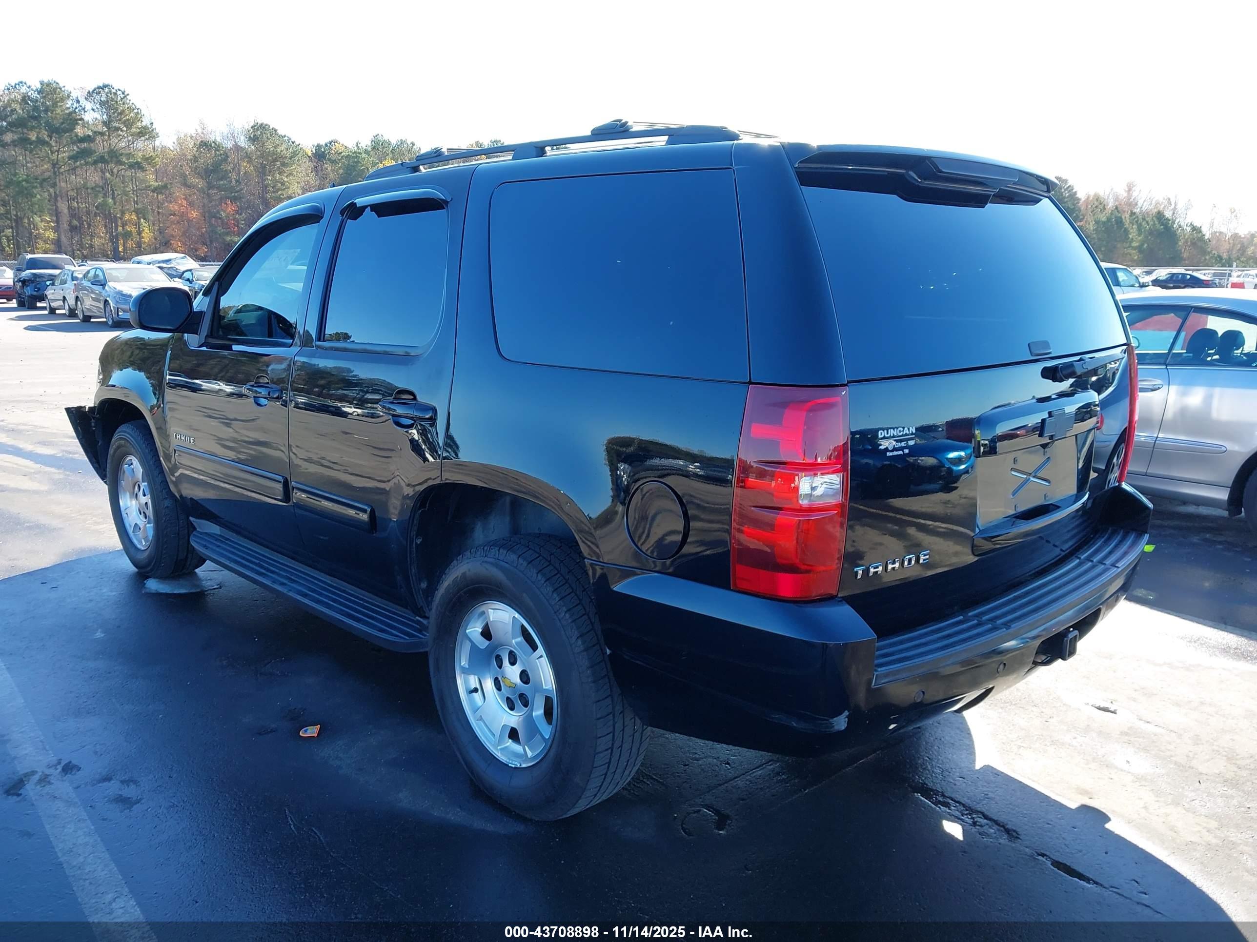 CHEVROLET TAHOE image 3