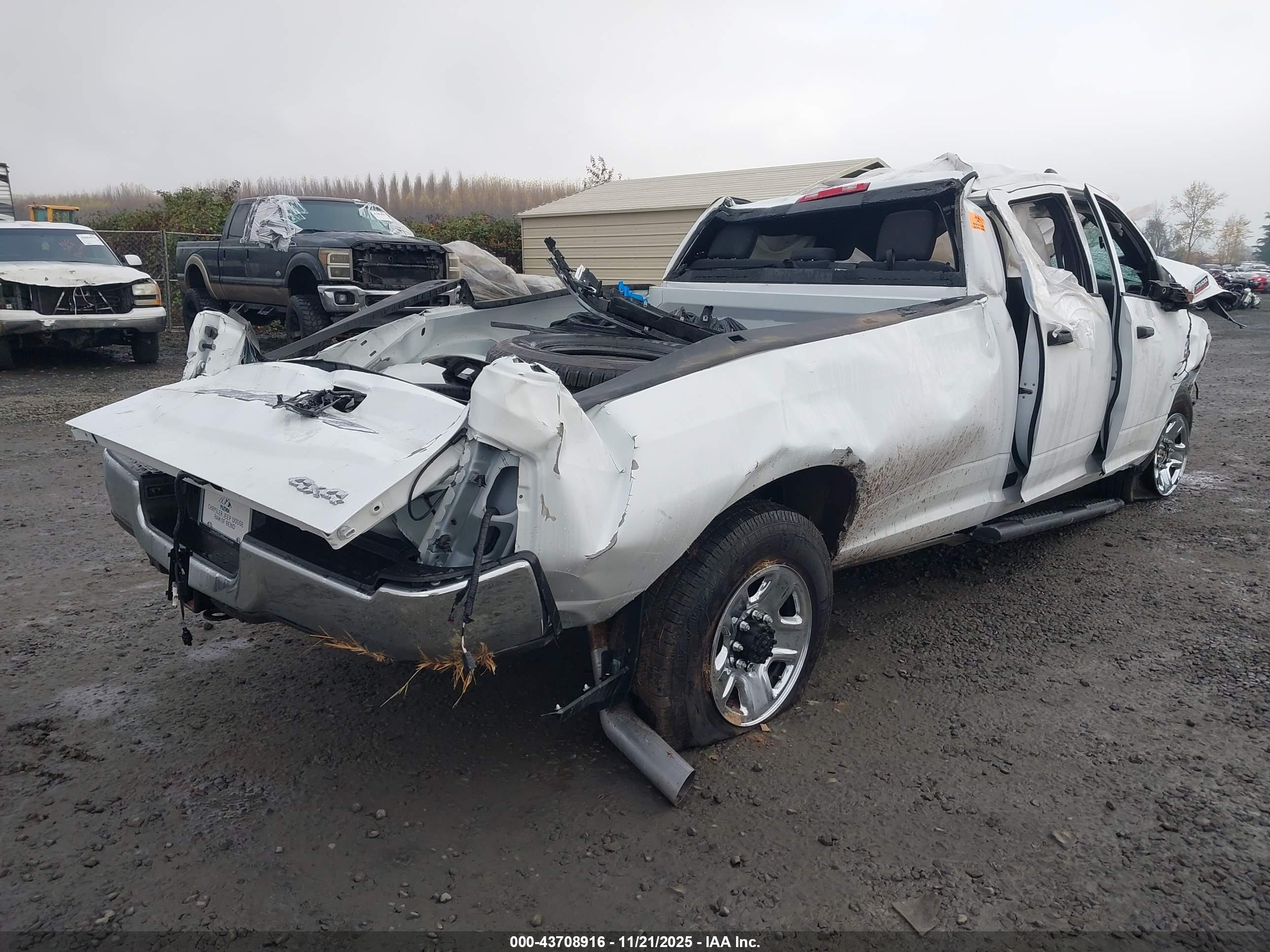 RAM 3500 image 4