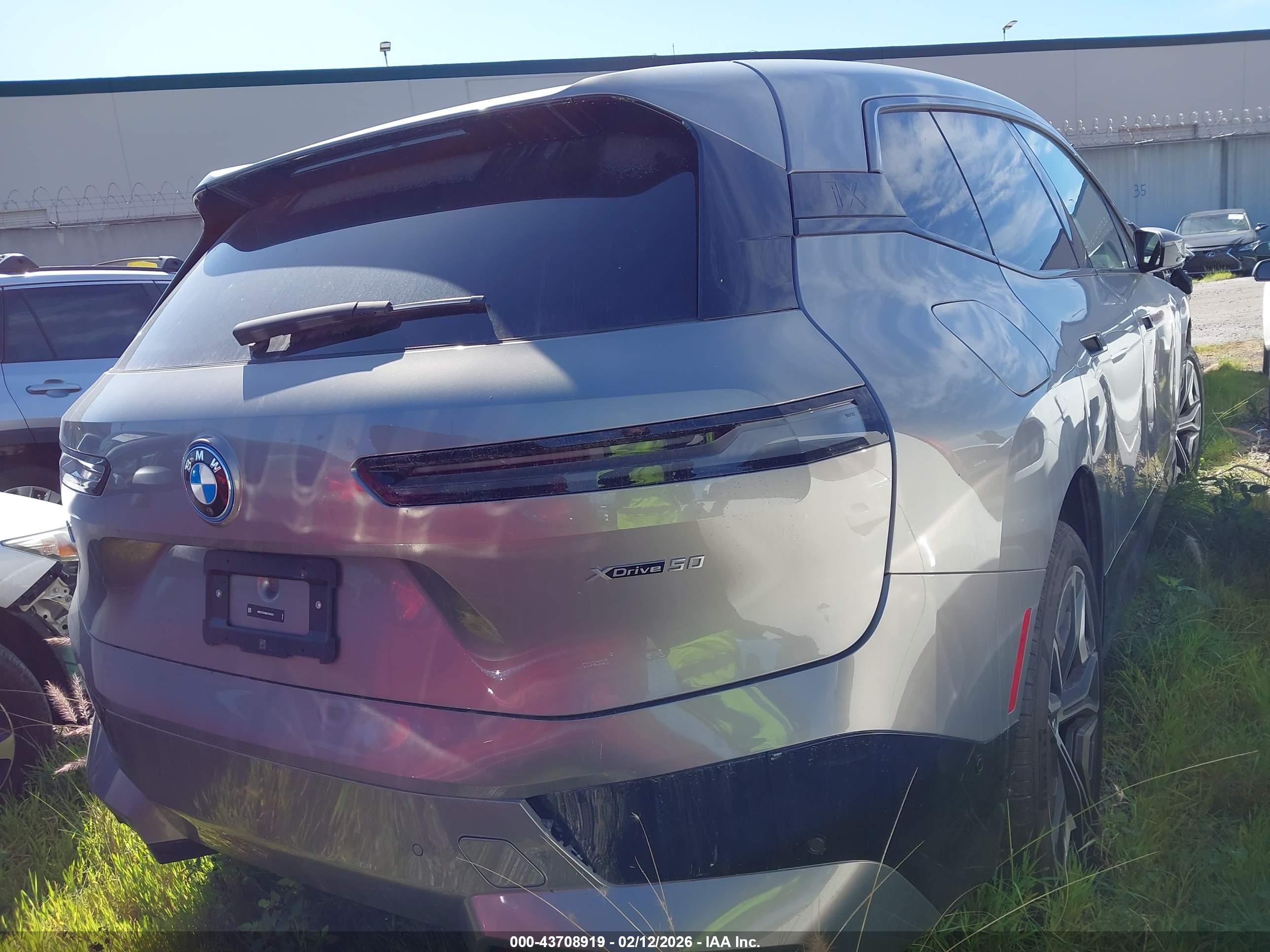 BMW IX image 4