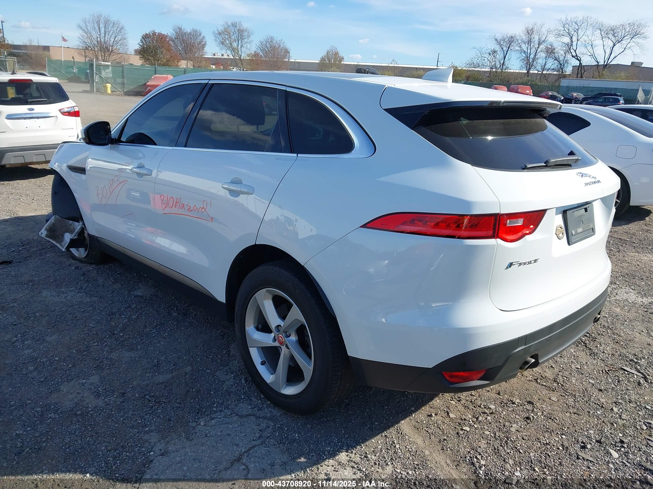 JAGUAR F-PACE image 3