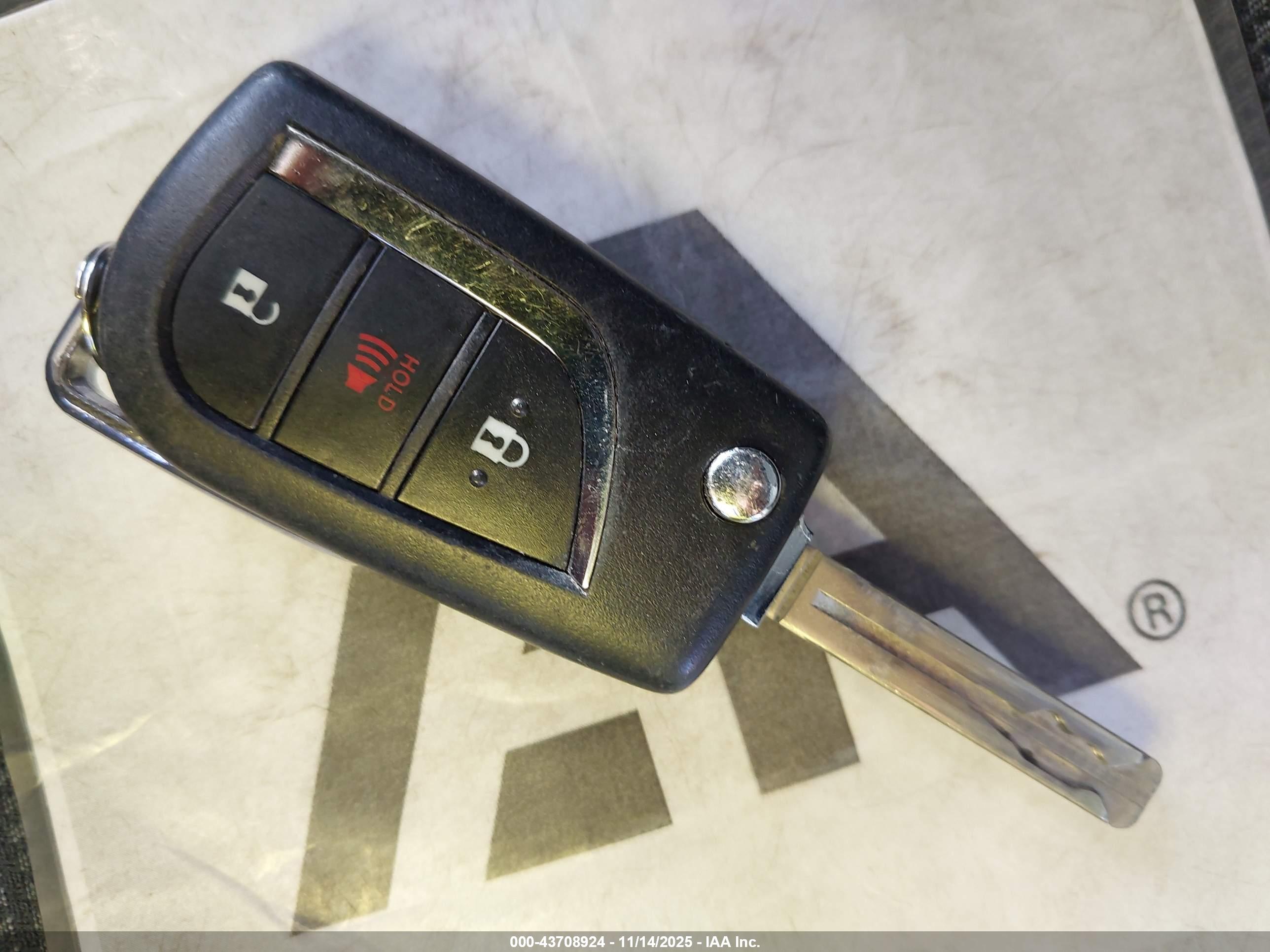TOYOTA RAV4 image 11