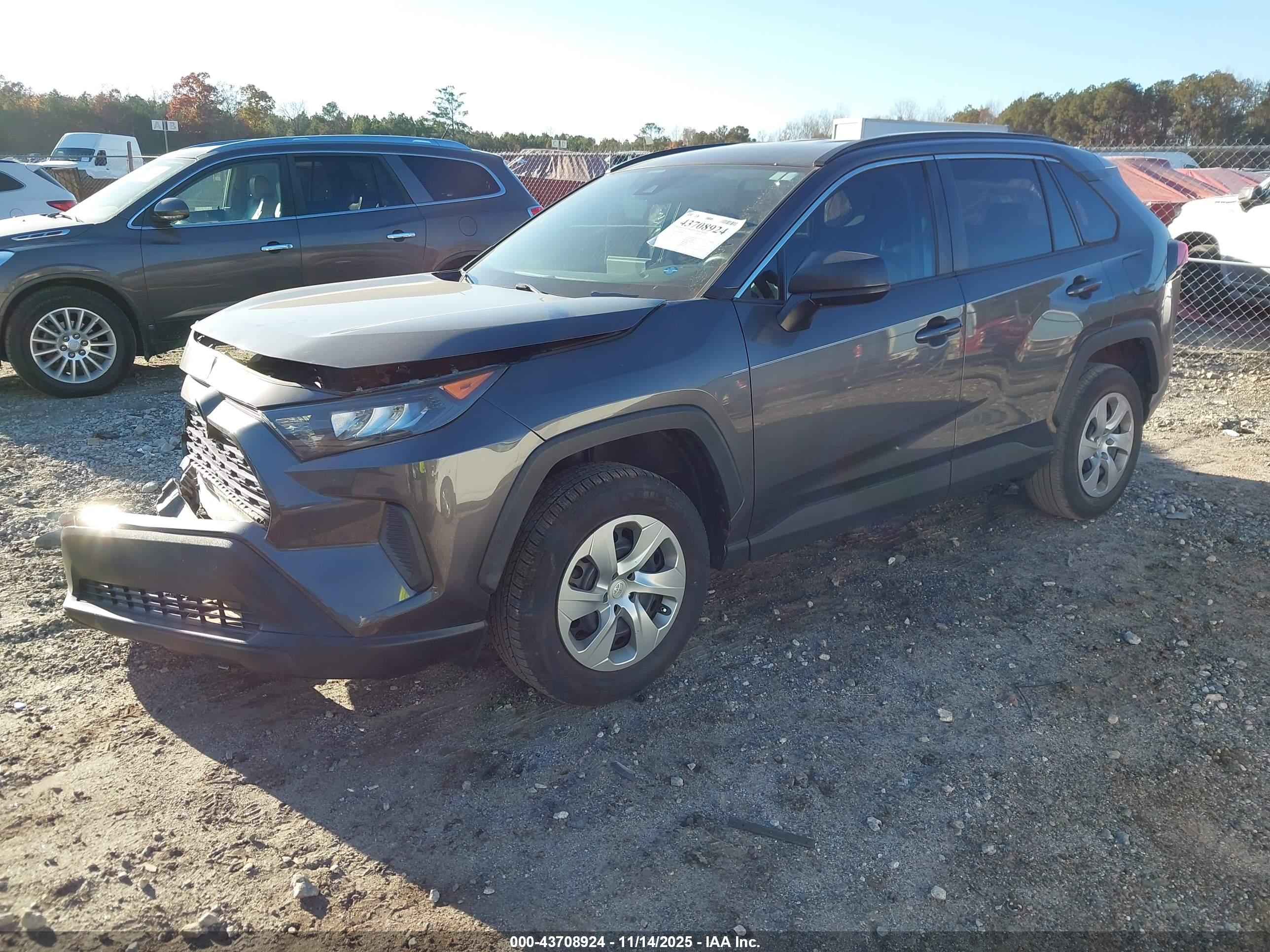 TOYOTA RAV4 image 2