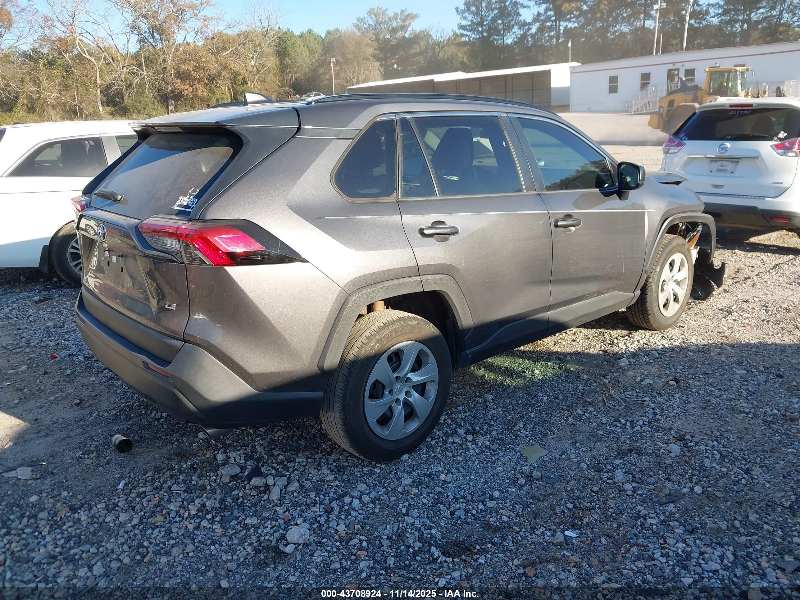 TOYOTA RAV4 image 4