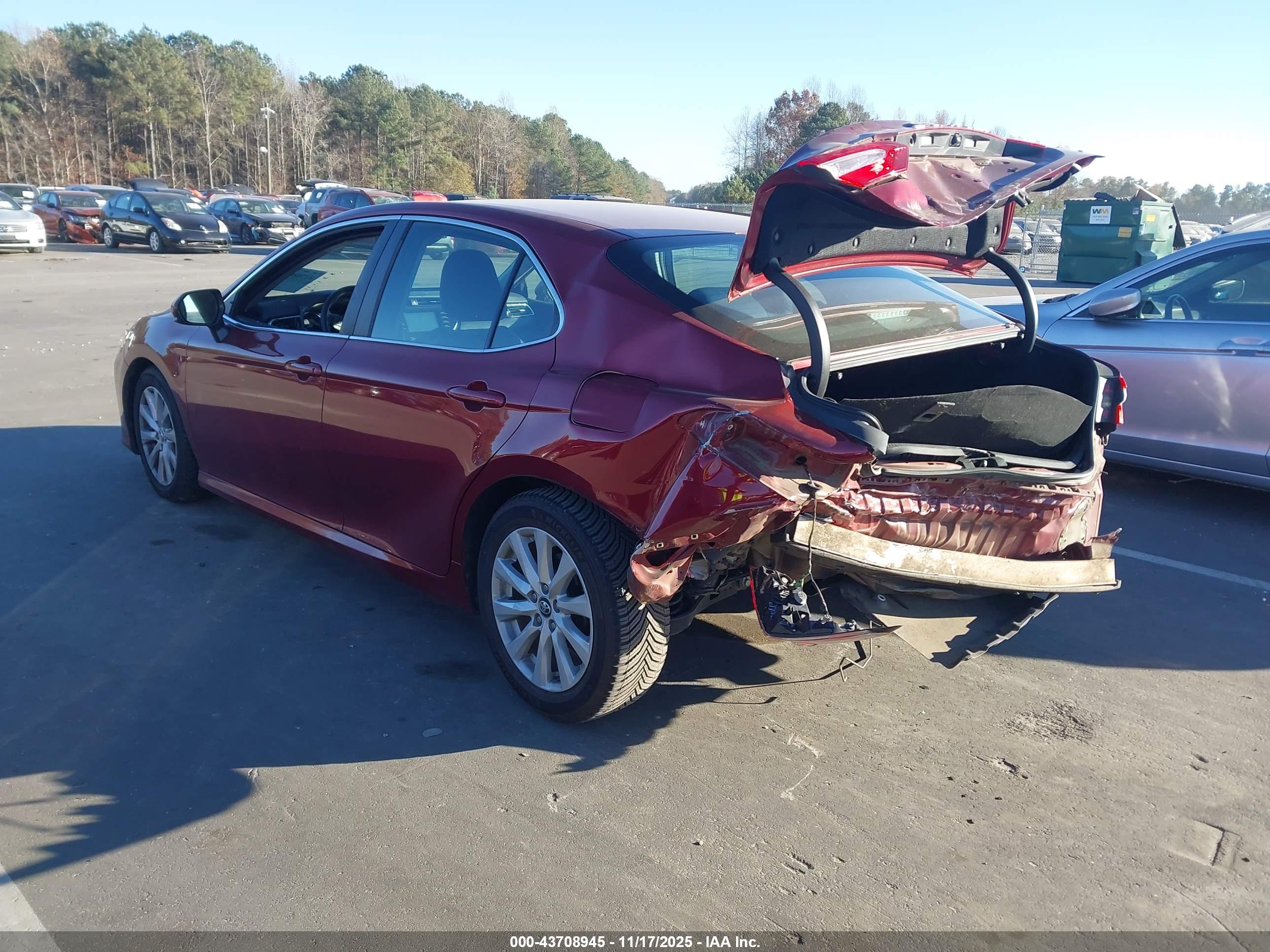 TOYOTA CAMRY image 3