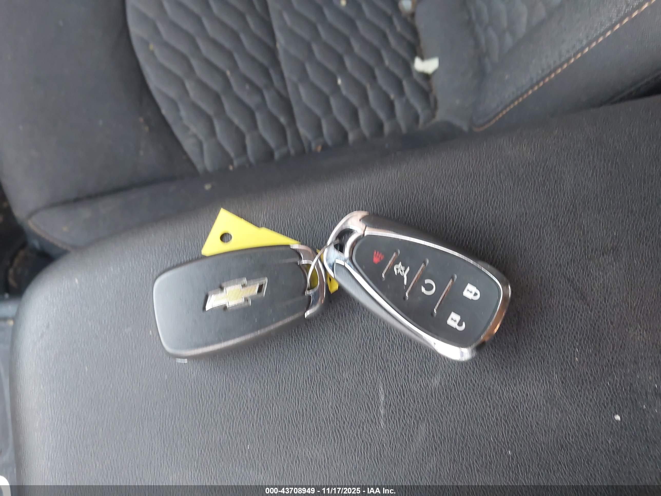 CHEVROLET EQUINOX image 11