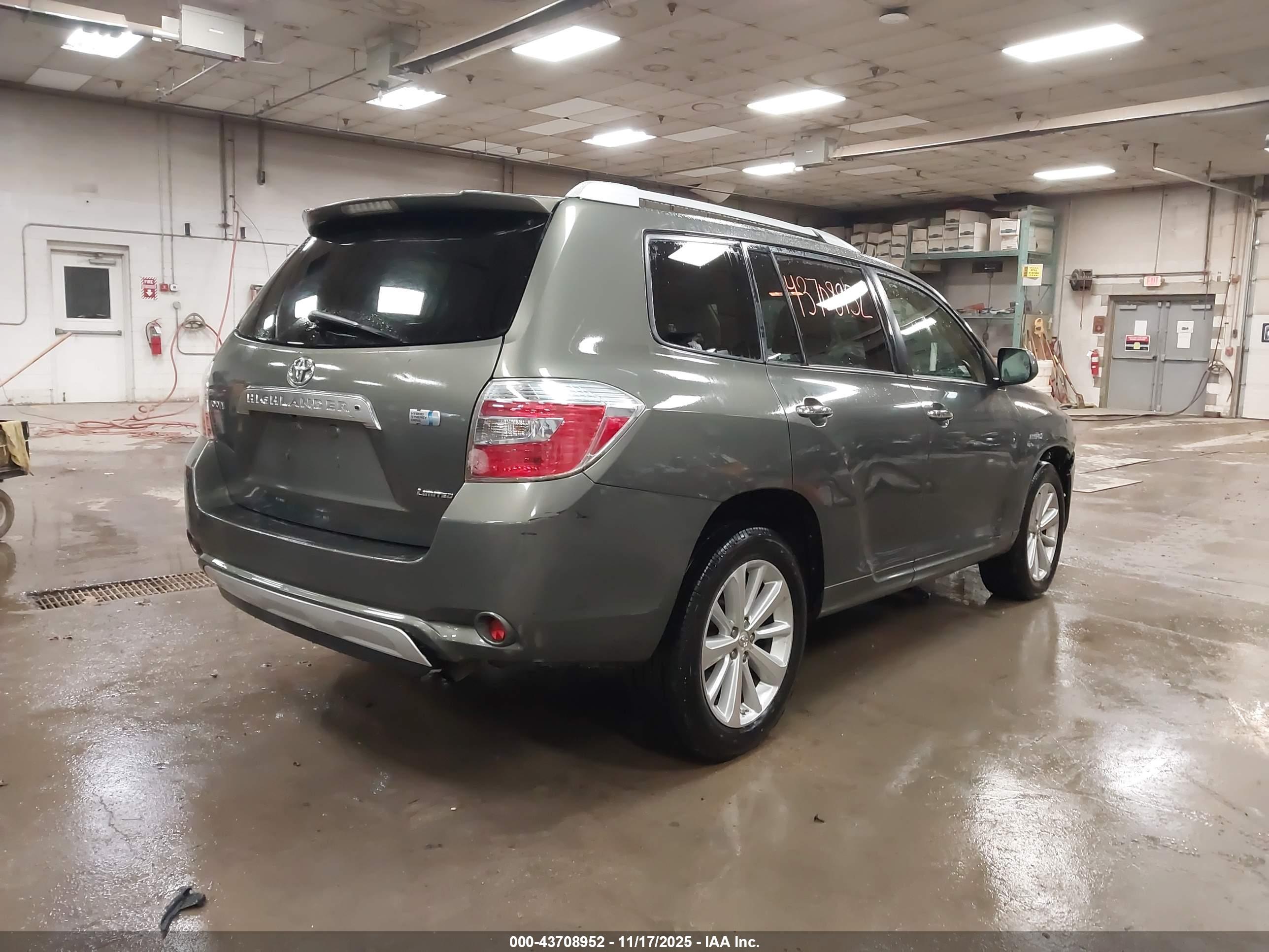 TOYOTA HIGHLANDER image 4