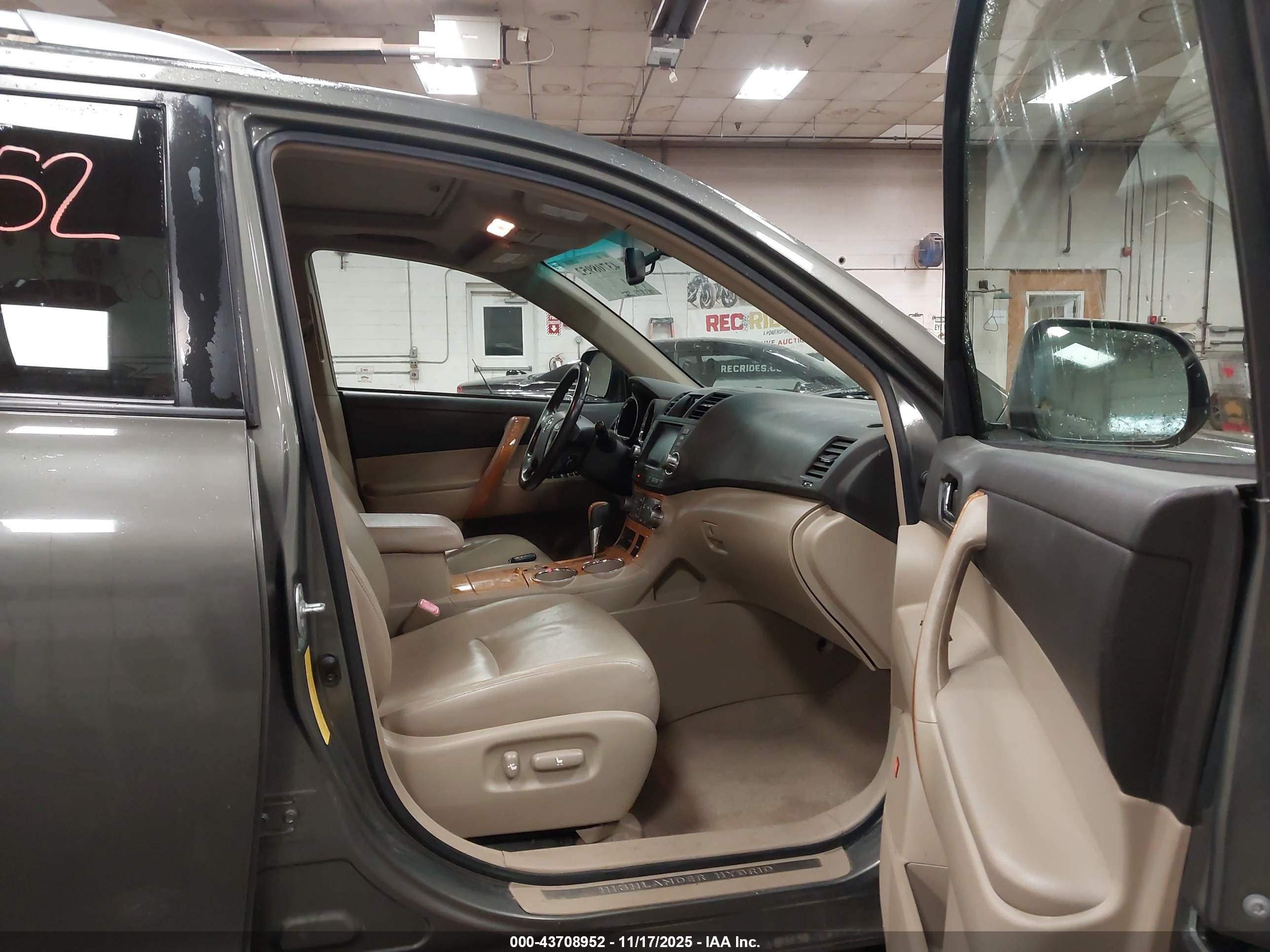TOYOTA HIGHLANDER image 5