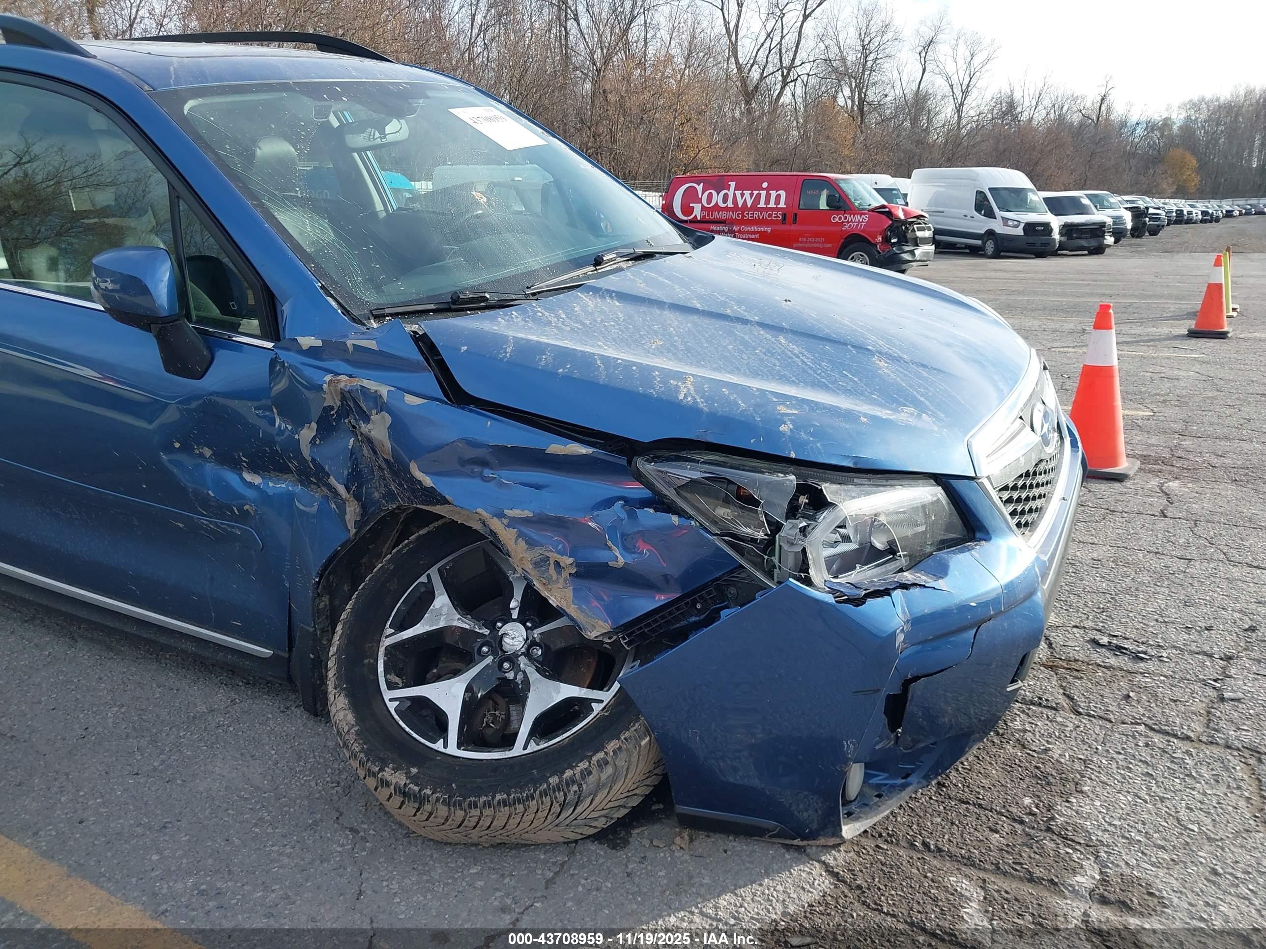 SUBARU FORESTER image 6