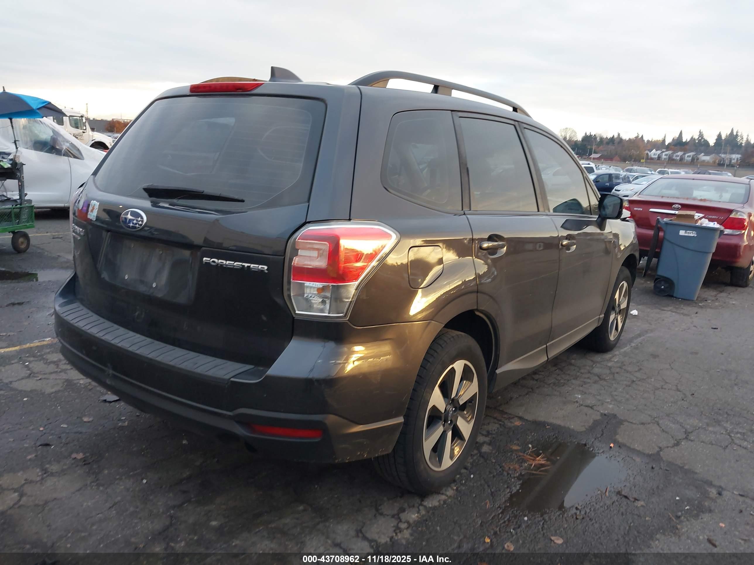 SUBARU FORESTER image 4