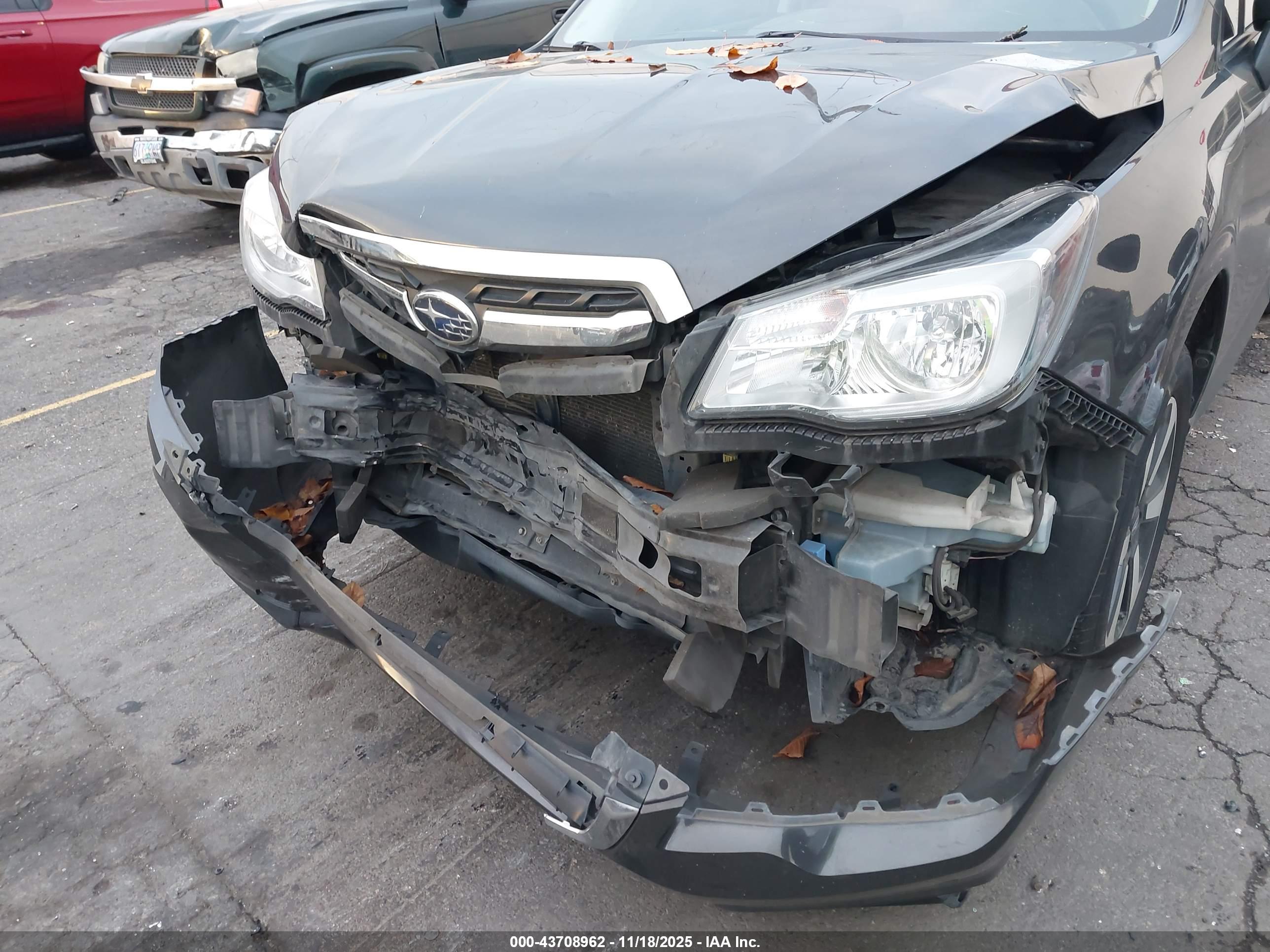 SUBARU FORESTER image 6