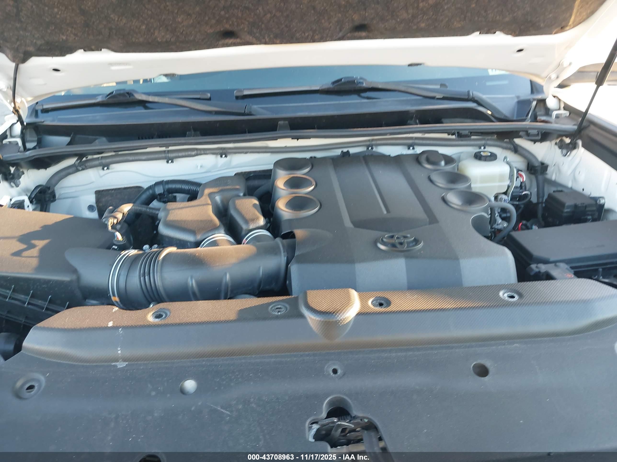 TOYOTA 4RUNNER image 10
