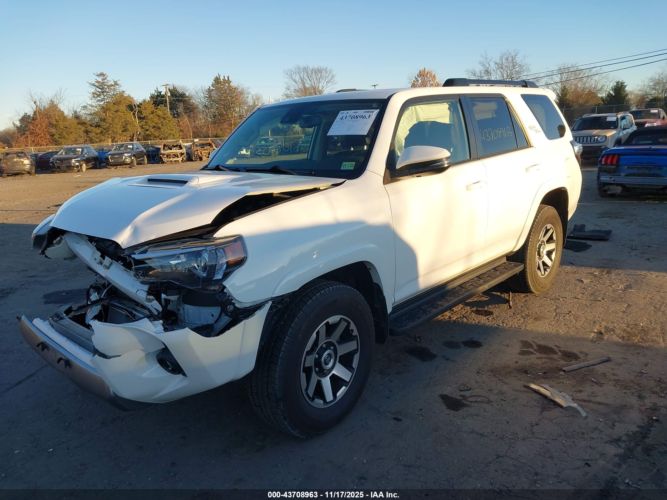 TOYOTA 4RUNNER image 2