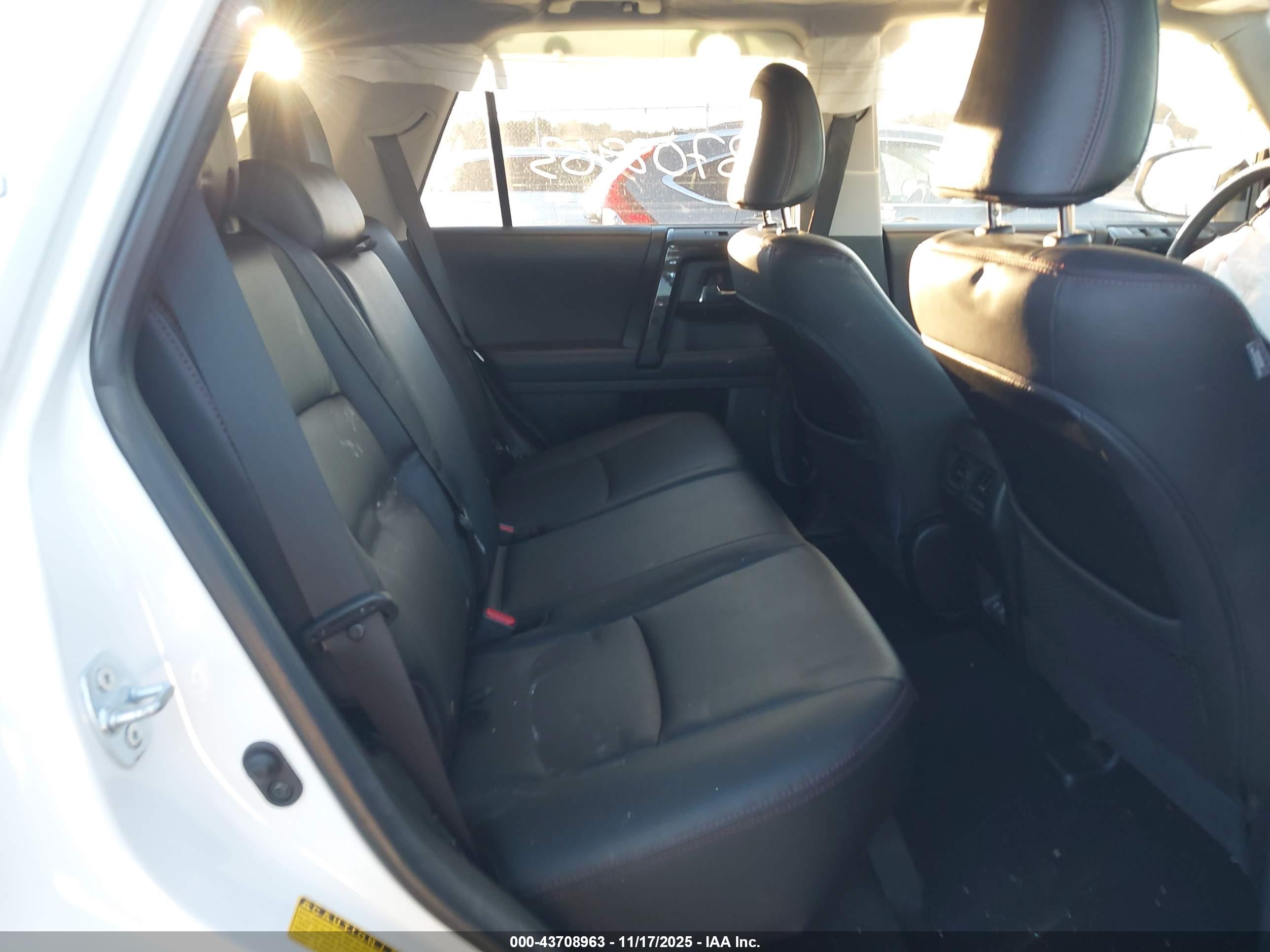 TOYOTA 4RUNNER image 8