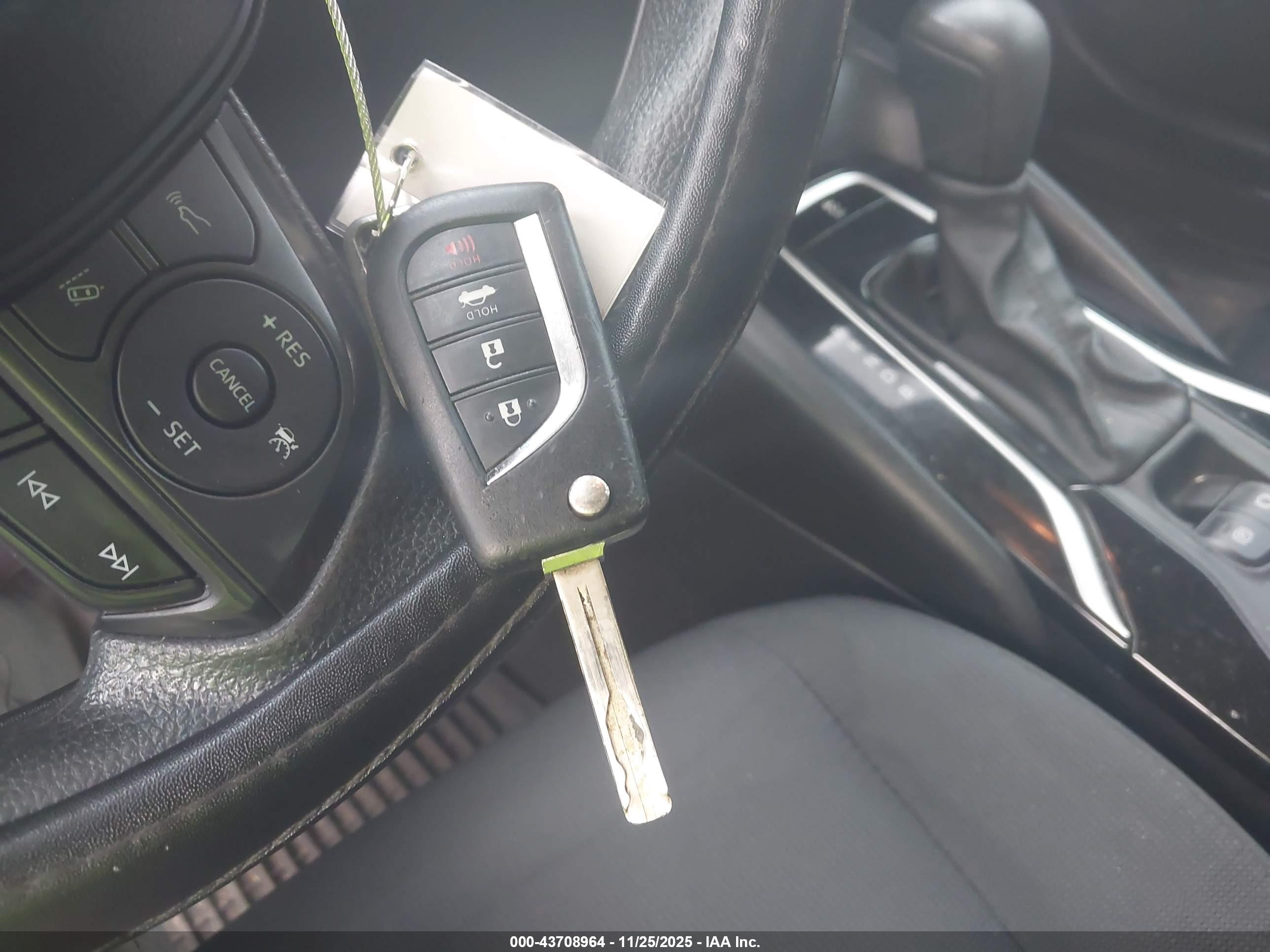 TOYOTA COROLLA image 11