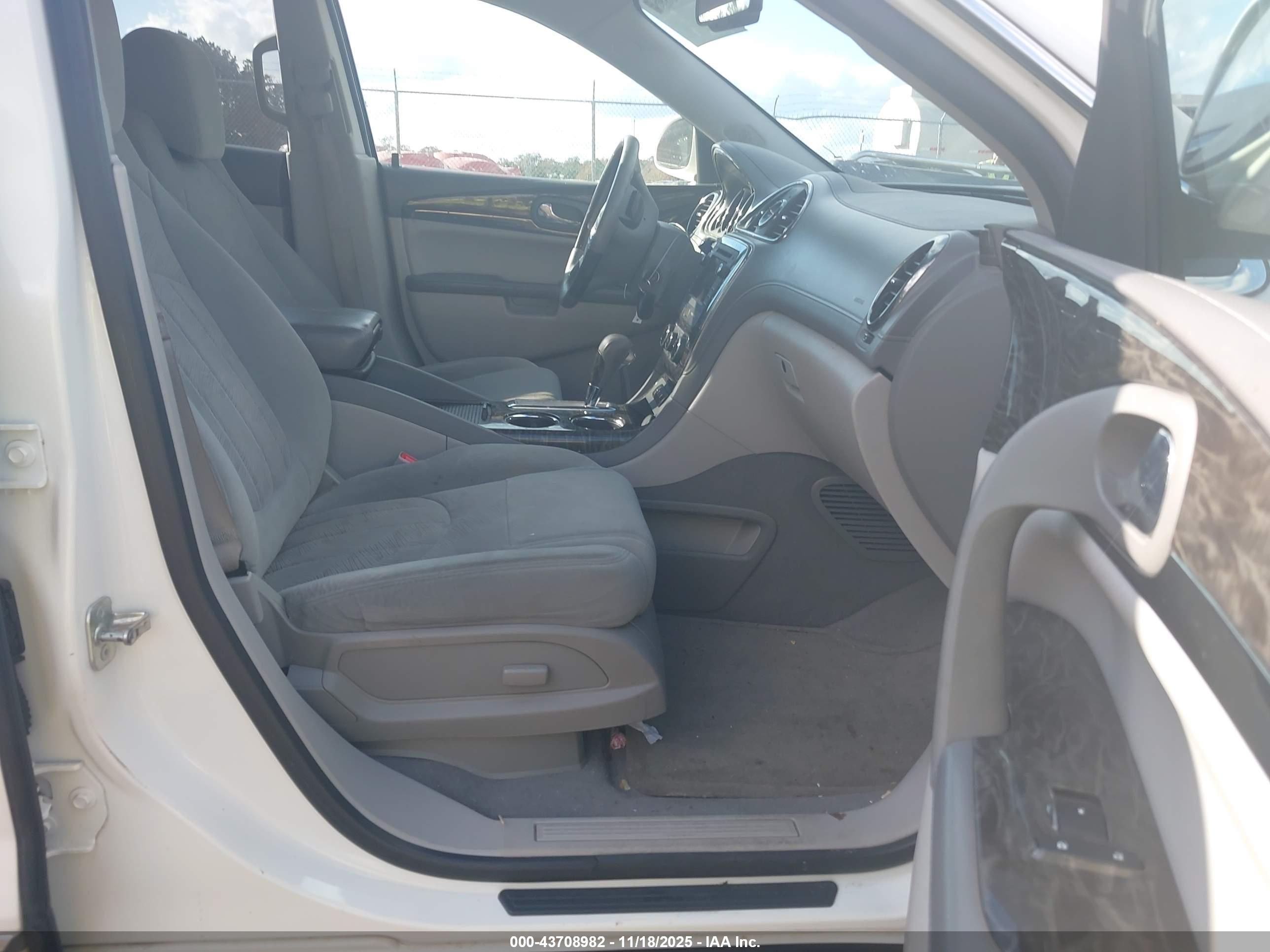 BUICK ENCLAVE image 5