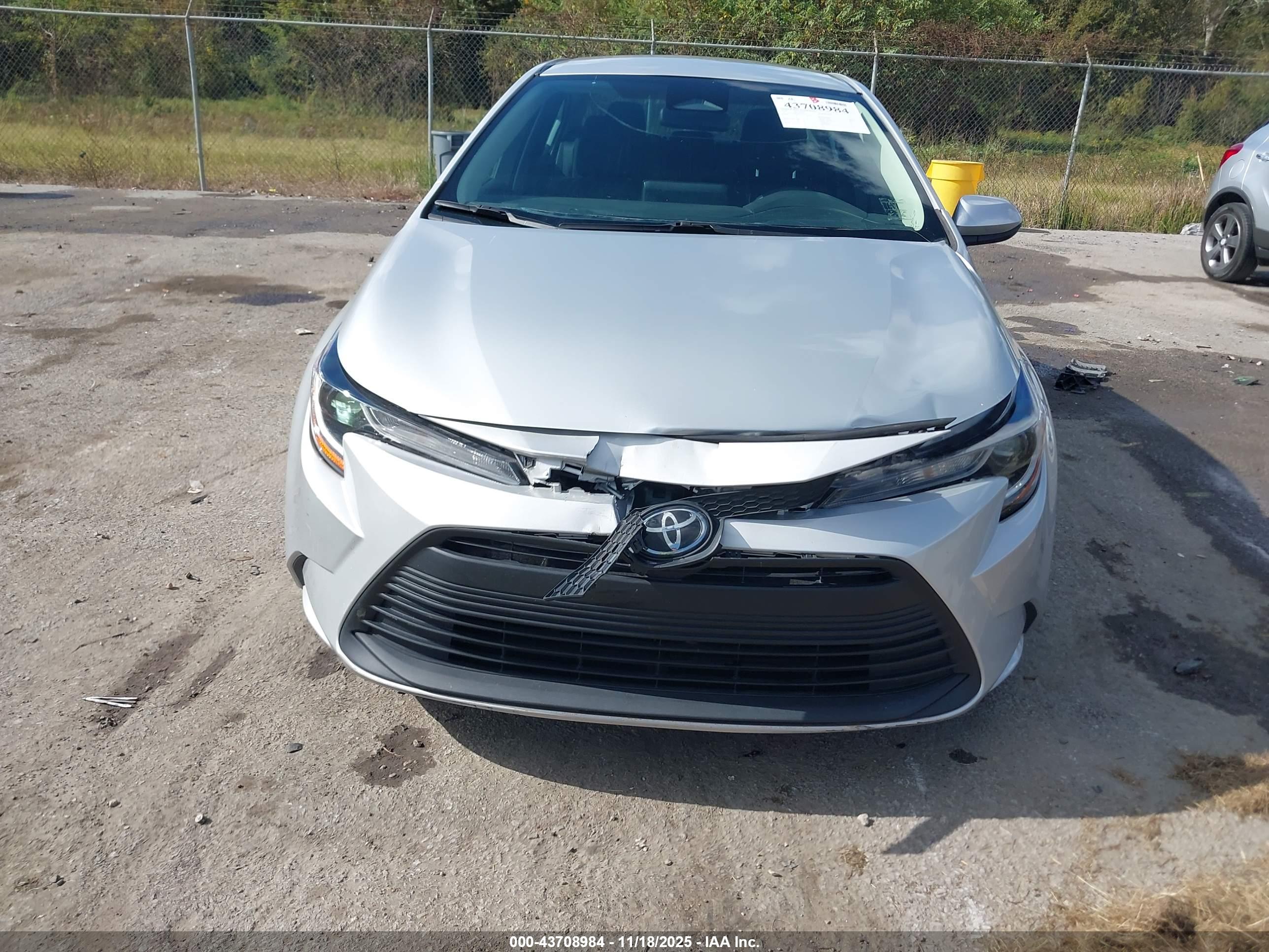 TOYOTA COROLLA image 6