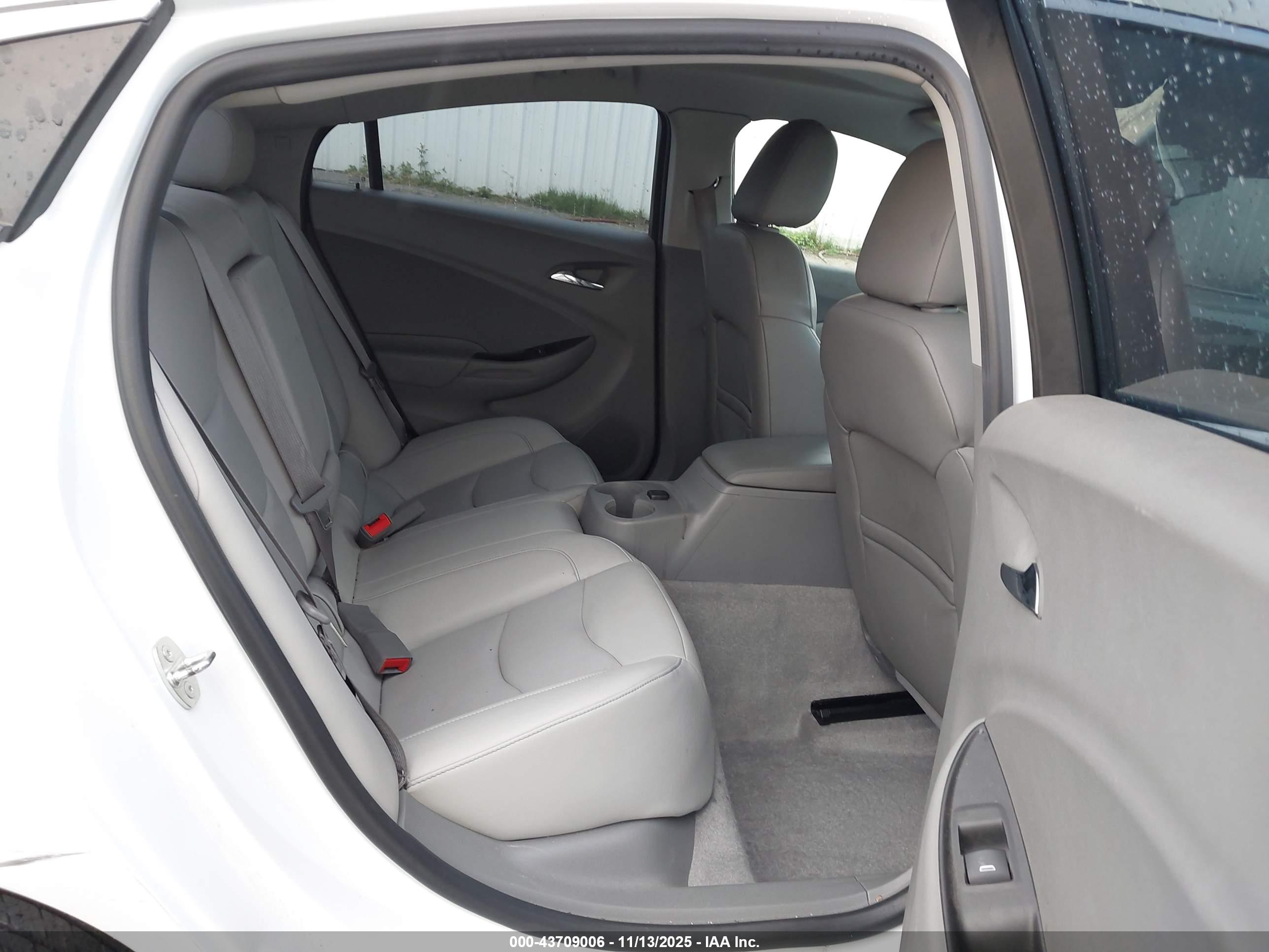 CHEVROLET VOLT image 8