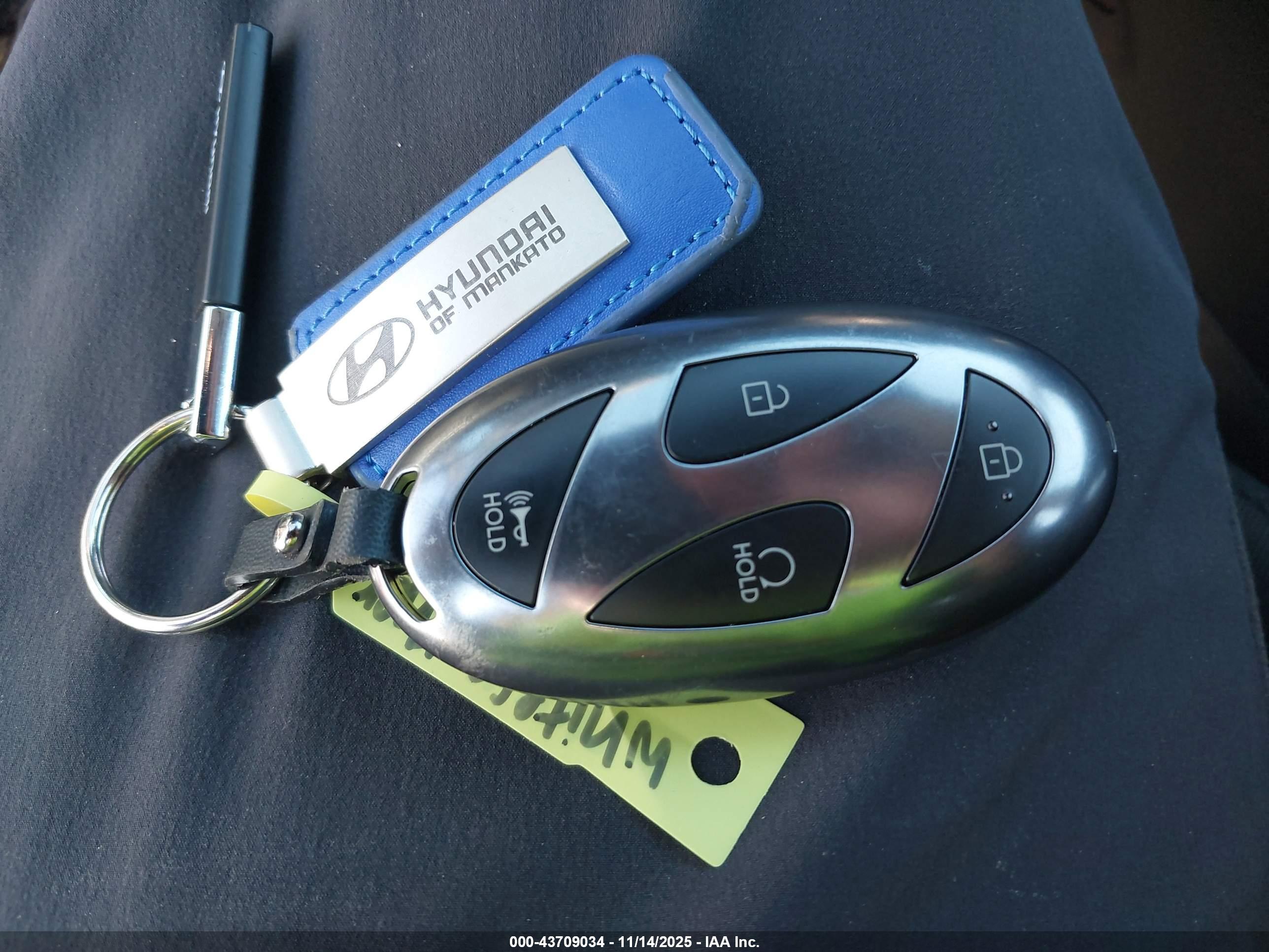 HYUNDAI TUCSON image 11