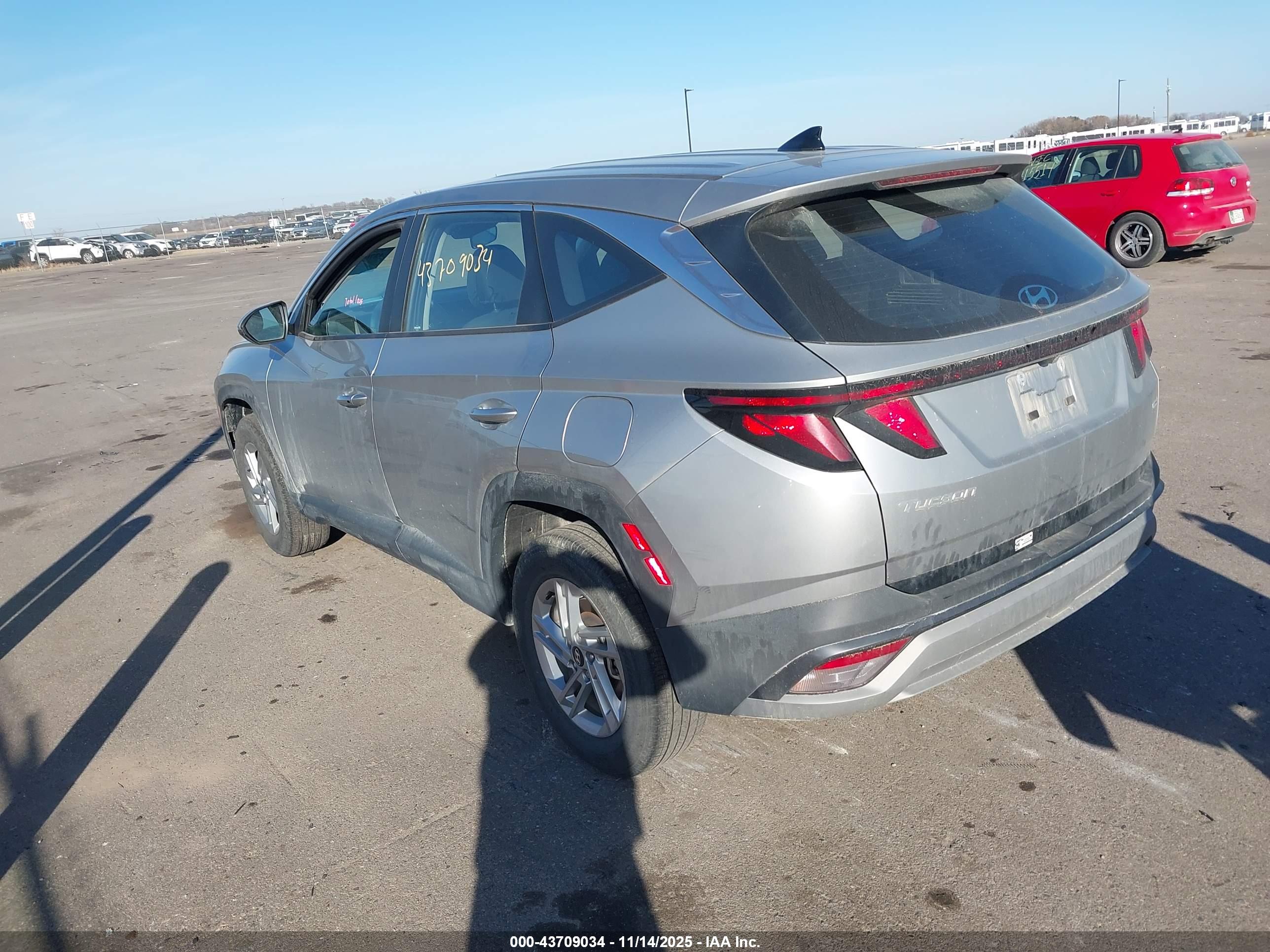 HYUNDAI TUCSON image 3