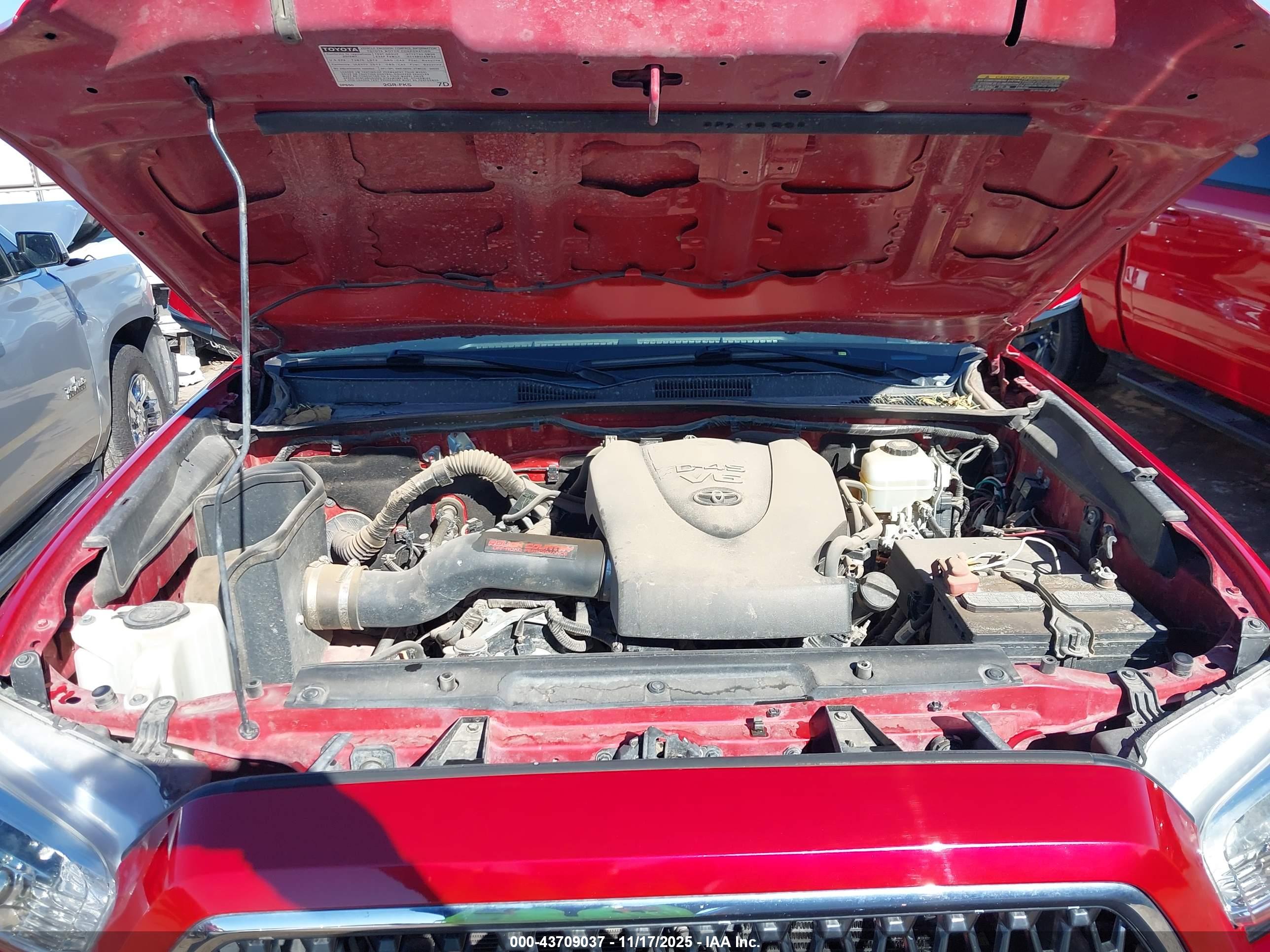 TOYOTA TACOMA image 10
