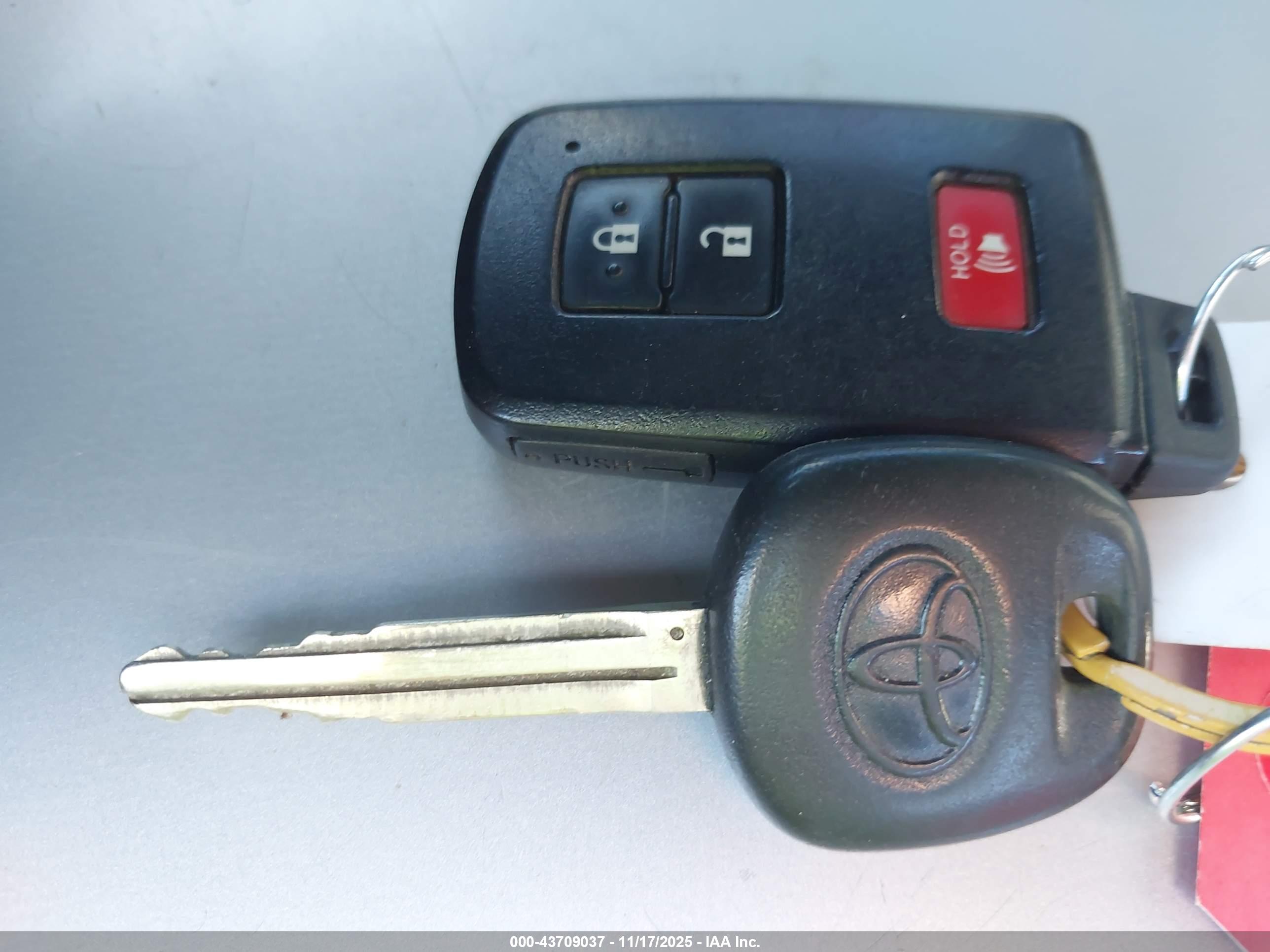 TOYOTA TACOMA image 11