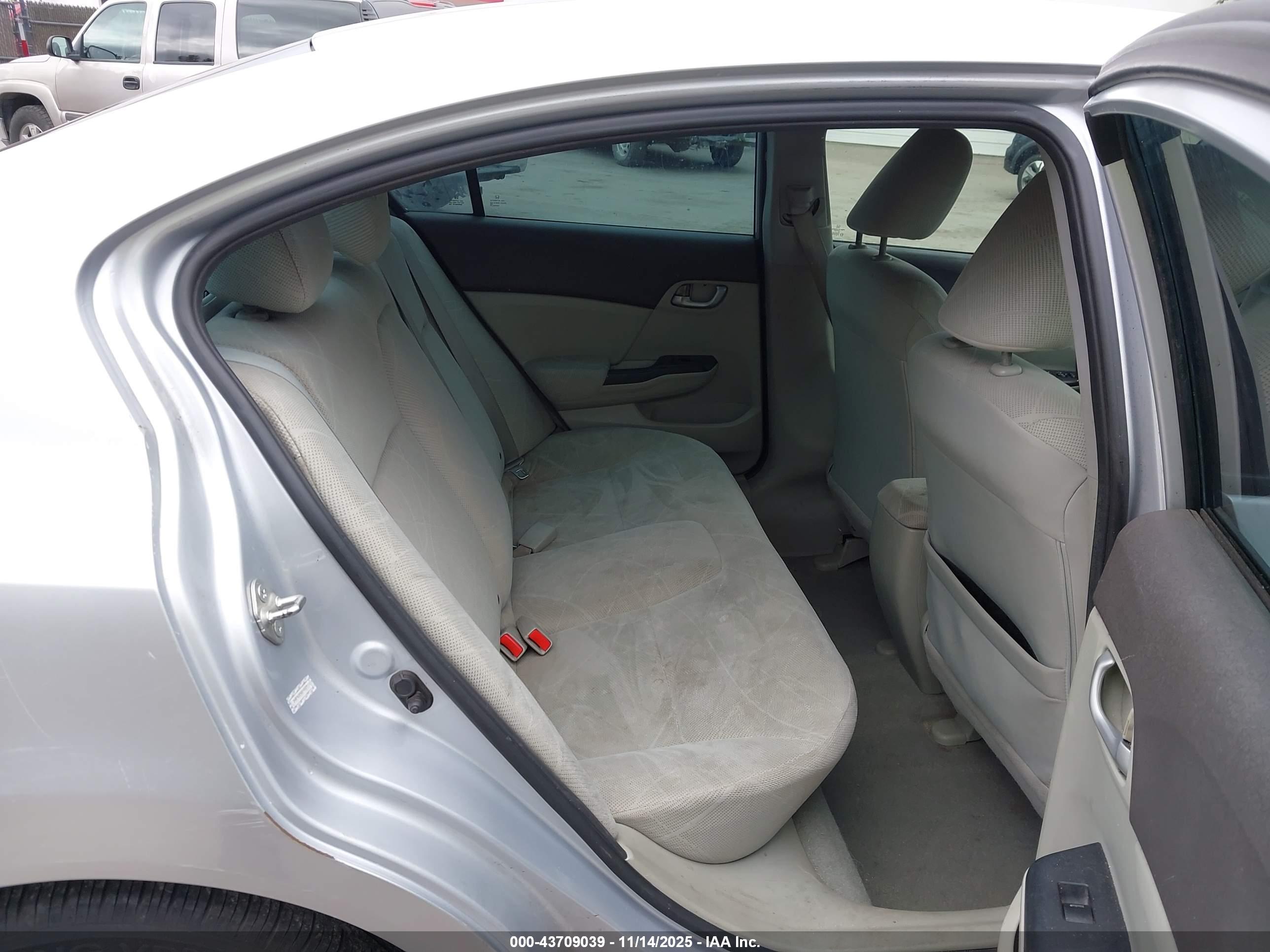 HONDA CIVIC image 8