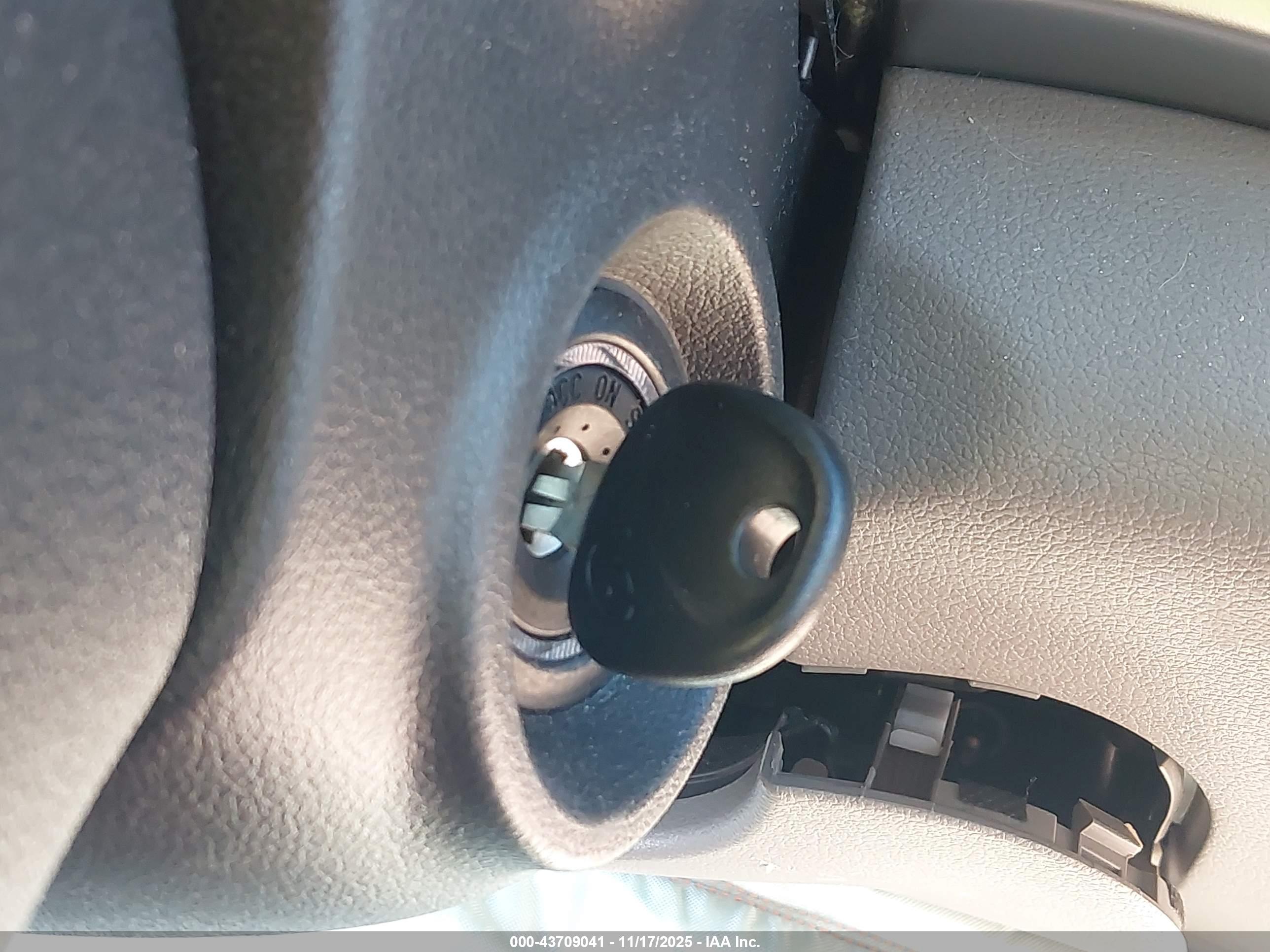HYUNDAI ELANTRA image 11
