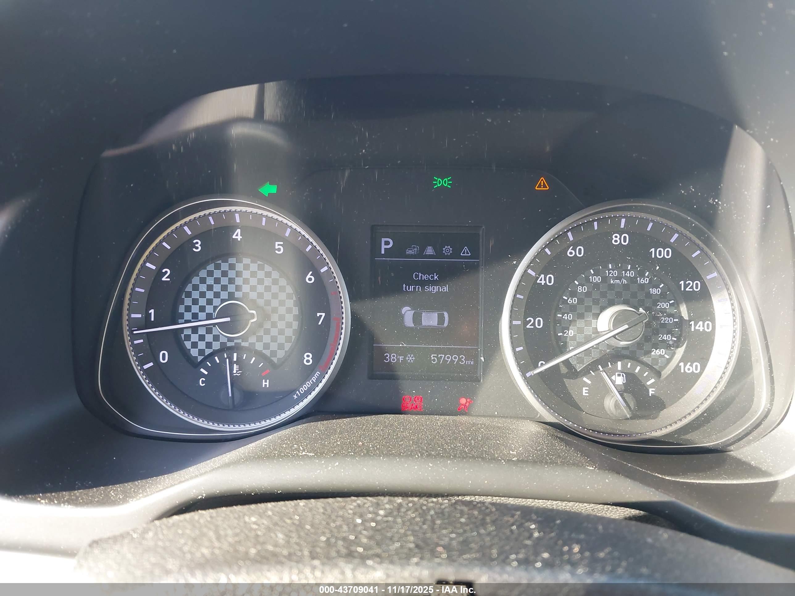 HYUNDAI ELANTRA image 7