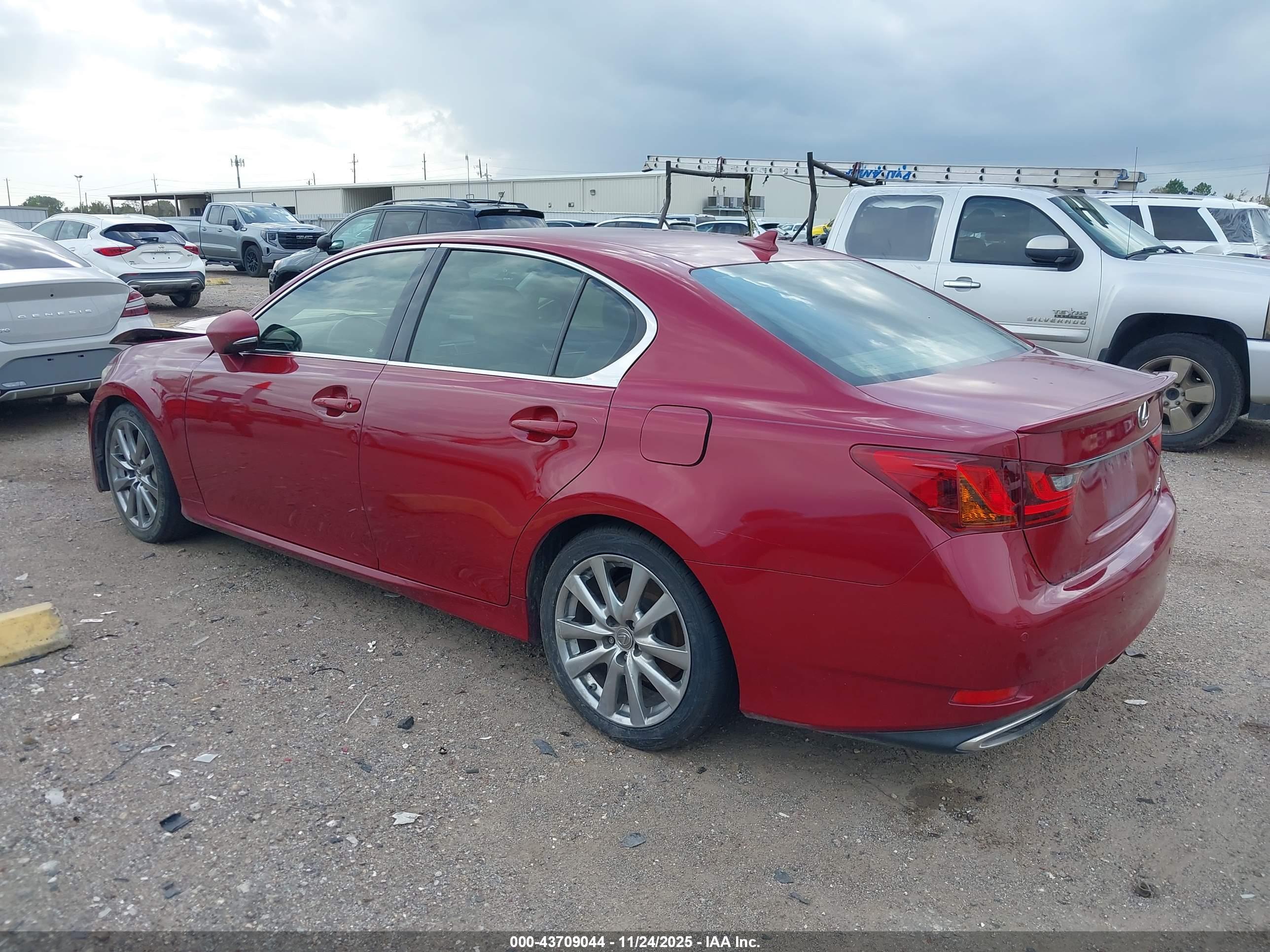 LEXUS GS image 3