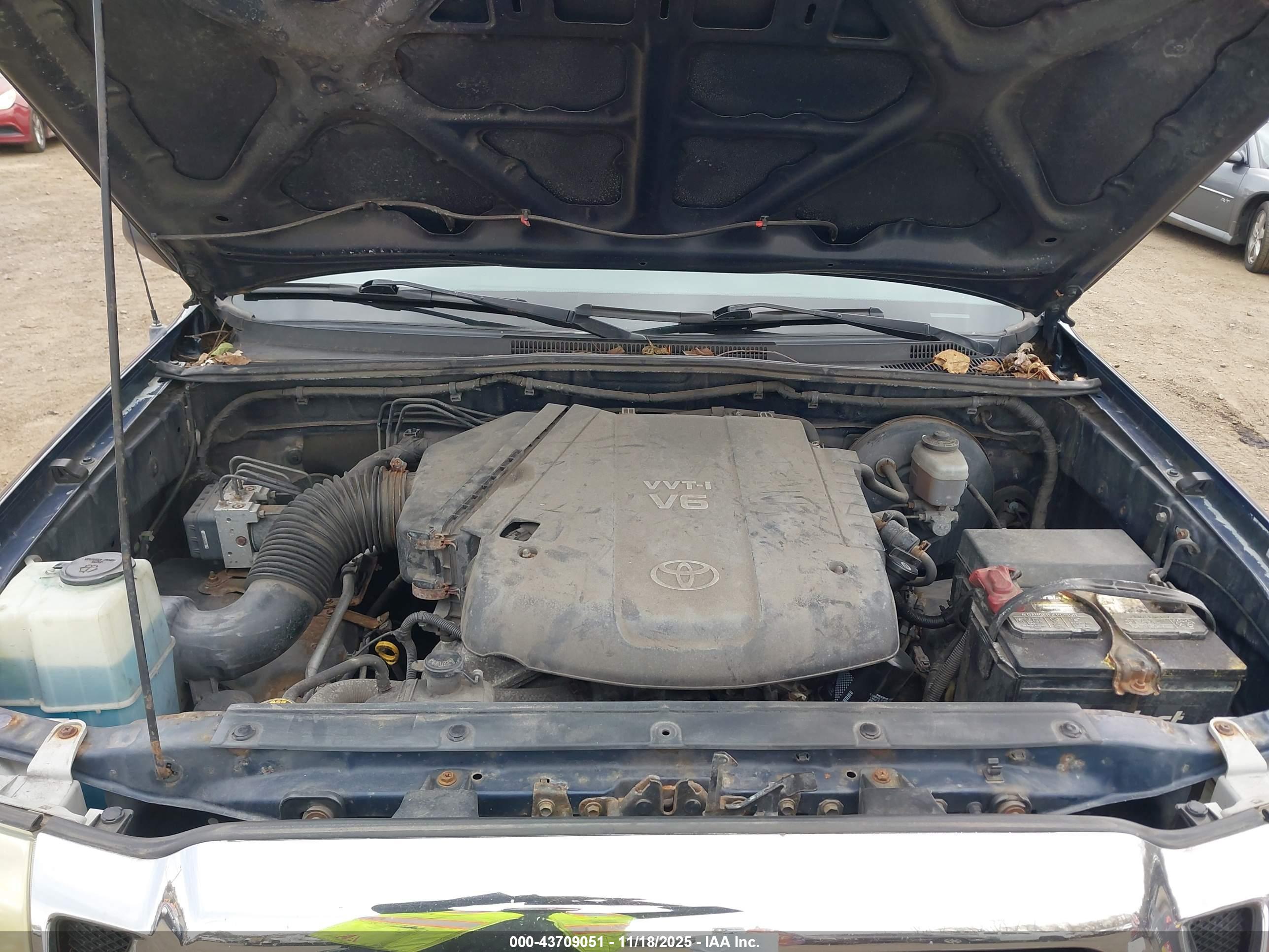 TOYOTA TACOMA image 10