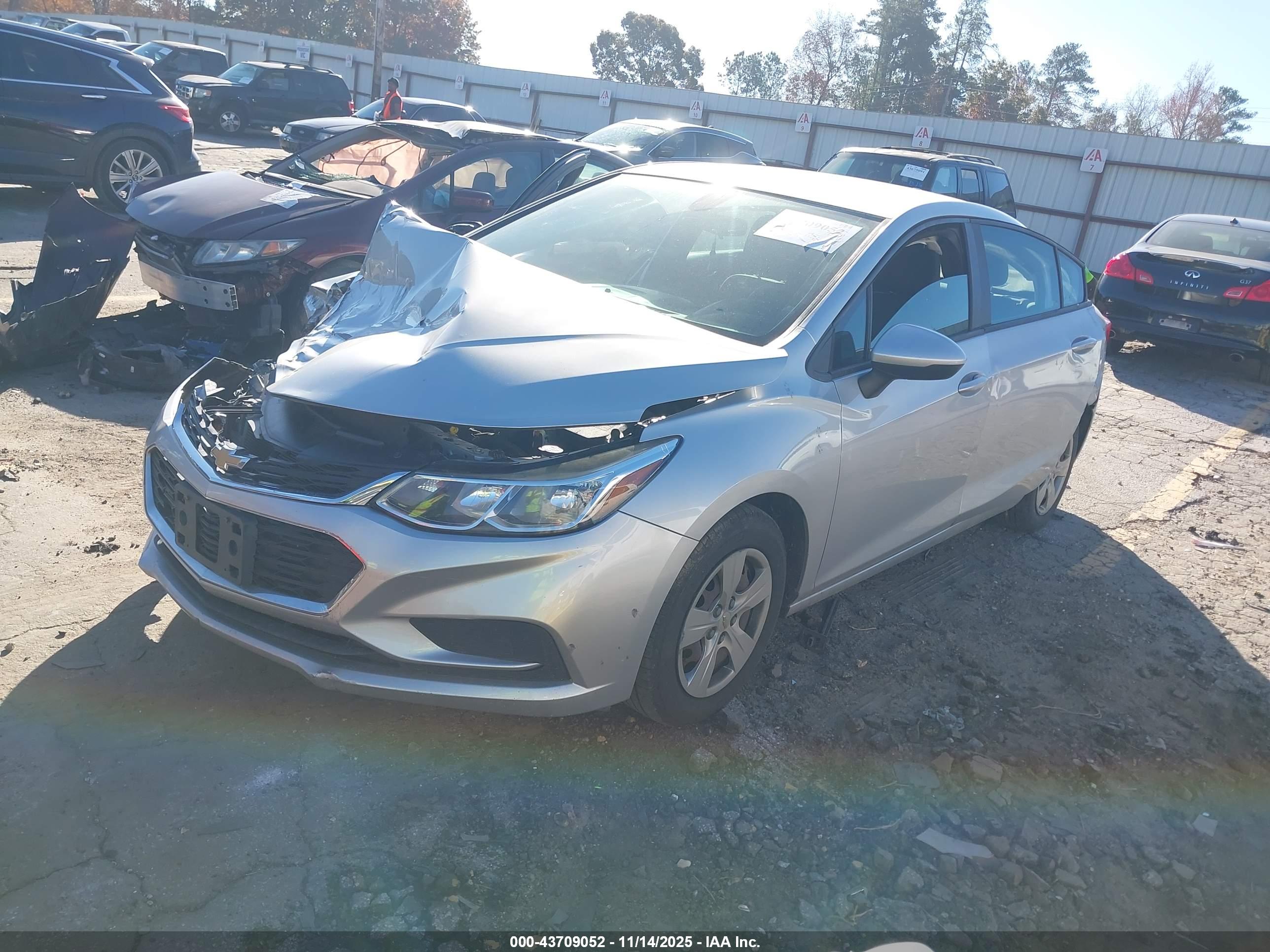 CHEVROLET CRUZE image 2