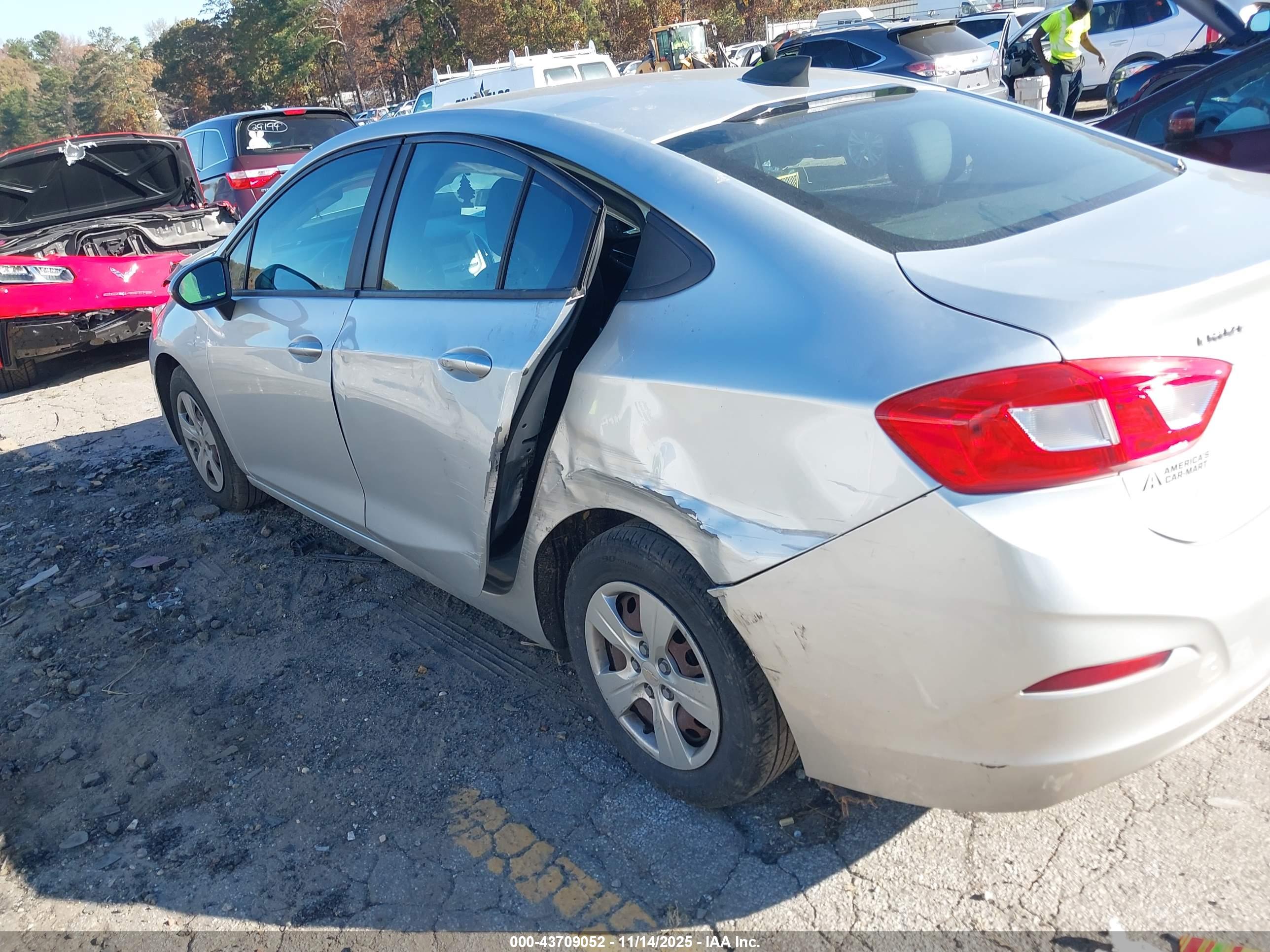 CHEVROLET CRUZE image 6